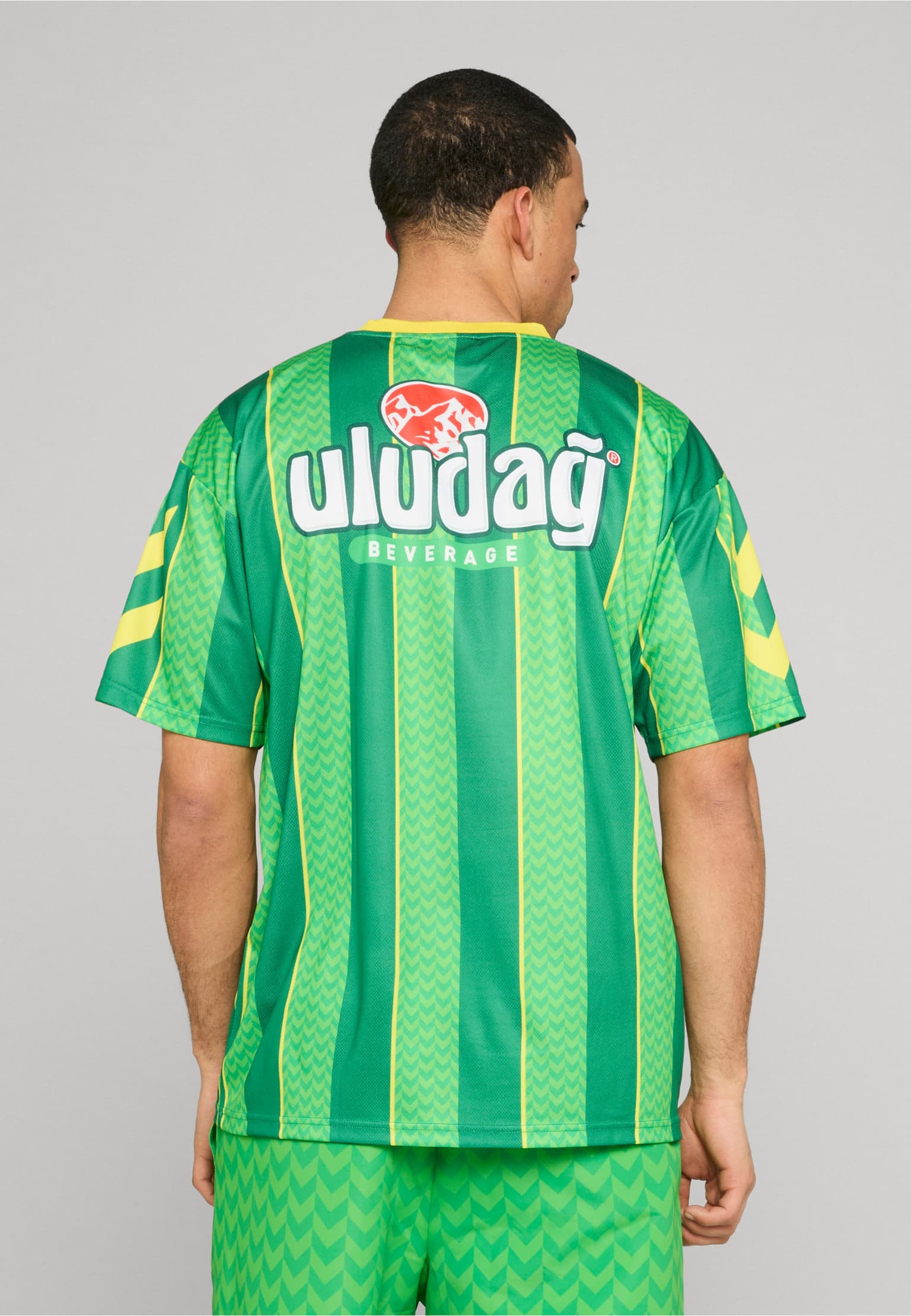 Uludag x Hummel Loose Trikot T-Shirt – Bild 2