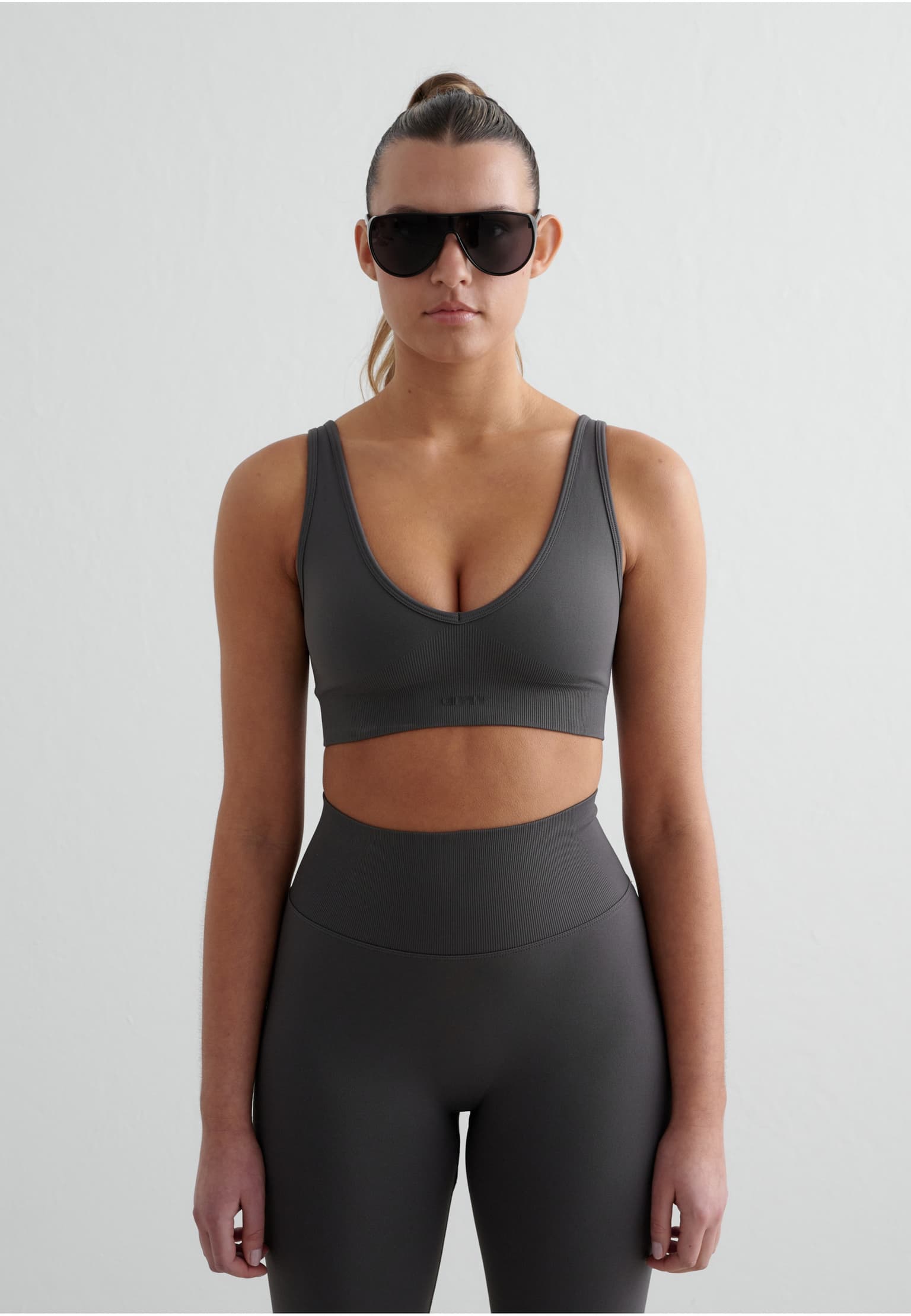 aimn Shape Seamless Deep Cut Bra