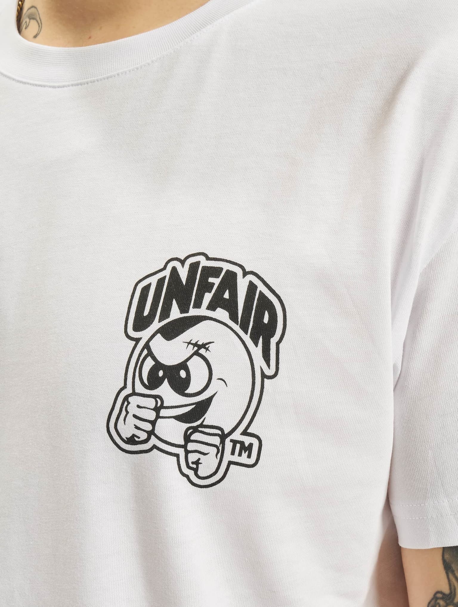 UNFAIR ATHLETICS Punchingball T-Shirt – Bild 4