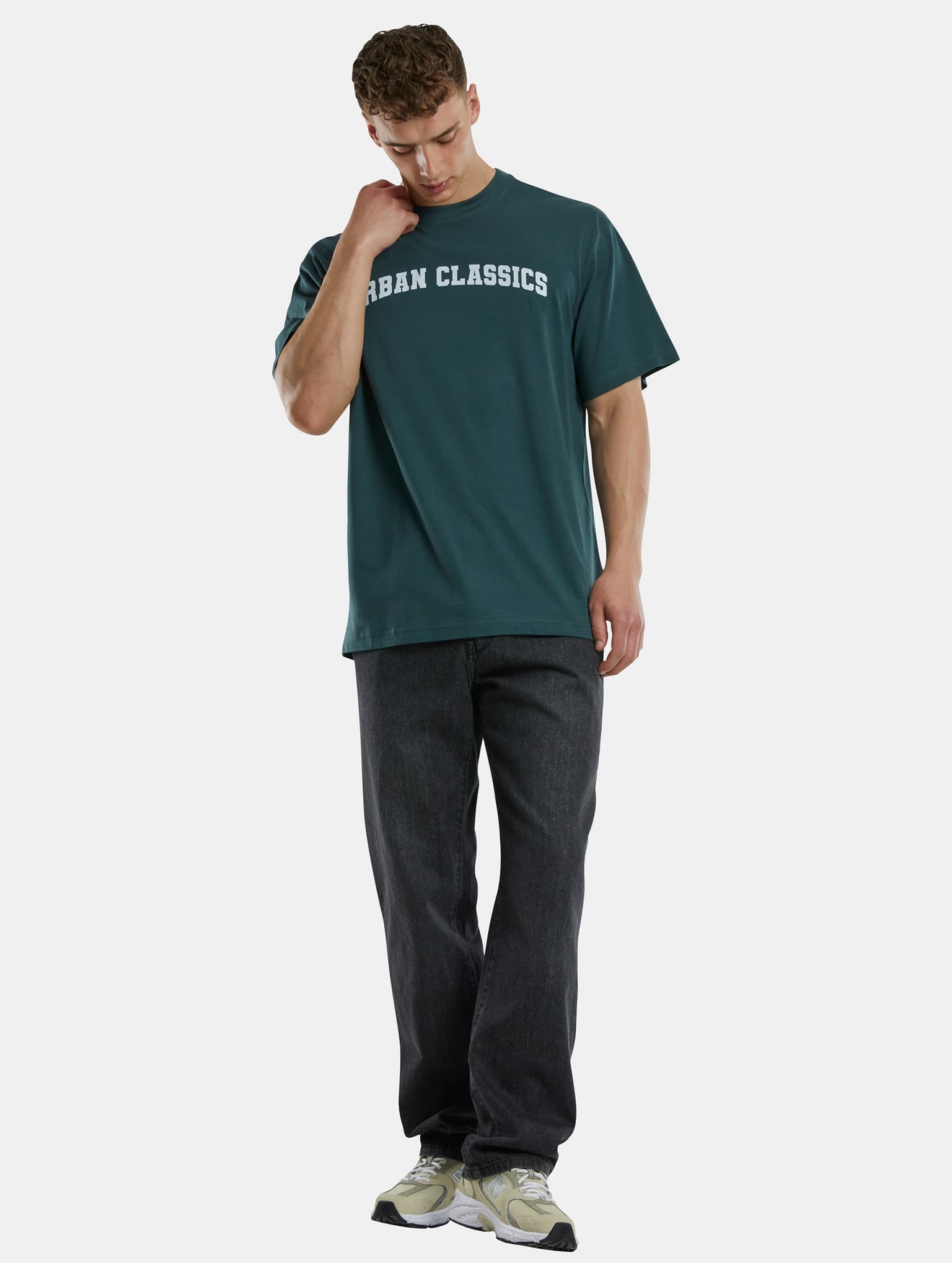 Urban Classics UC College Logo Tall T-Shirt – Bild 4