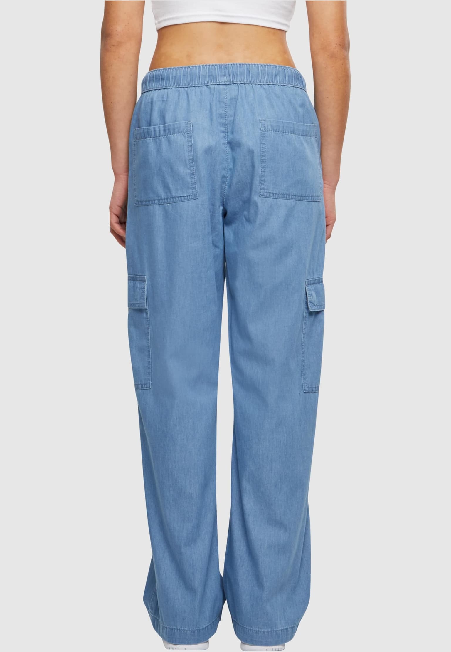 Urban Classics Ladies Light Denim Cargo Pants – Bild 2