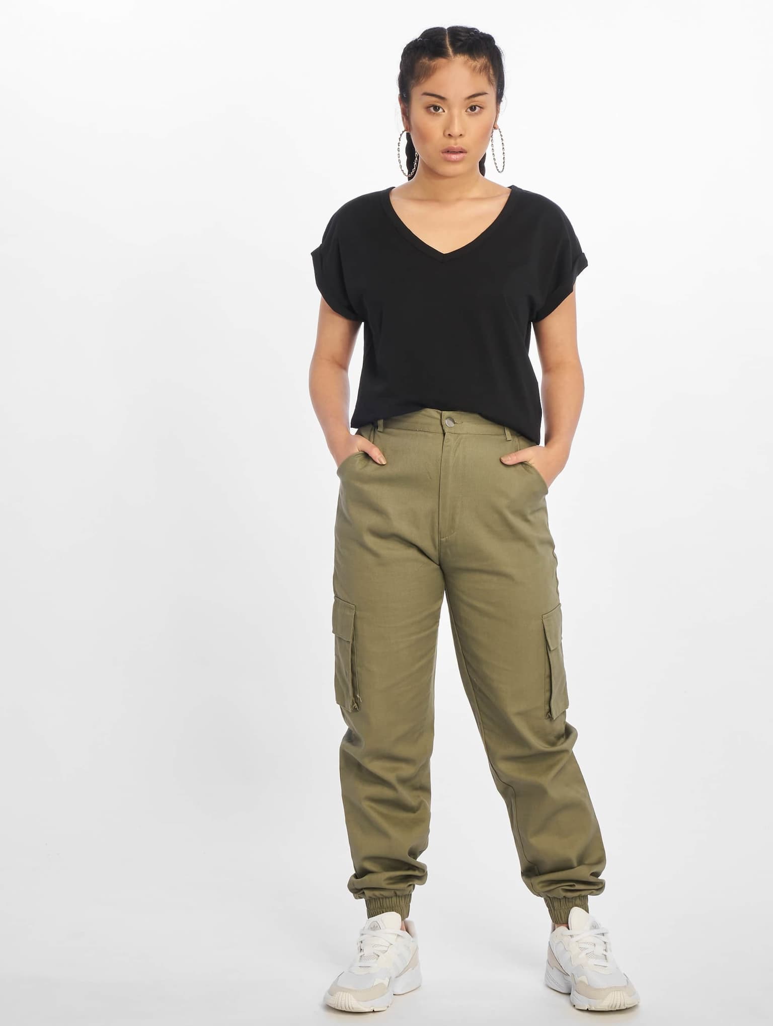 Urban Classics Ladies Round V-Neck Extended Shoulder Tee – Bild 4