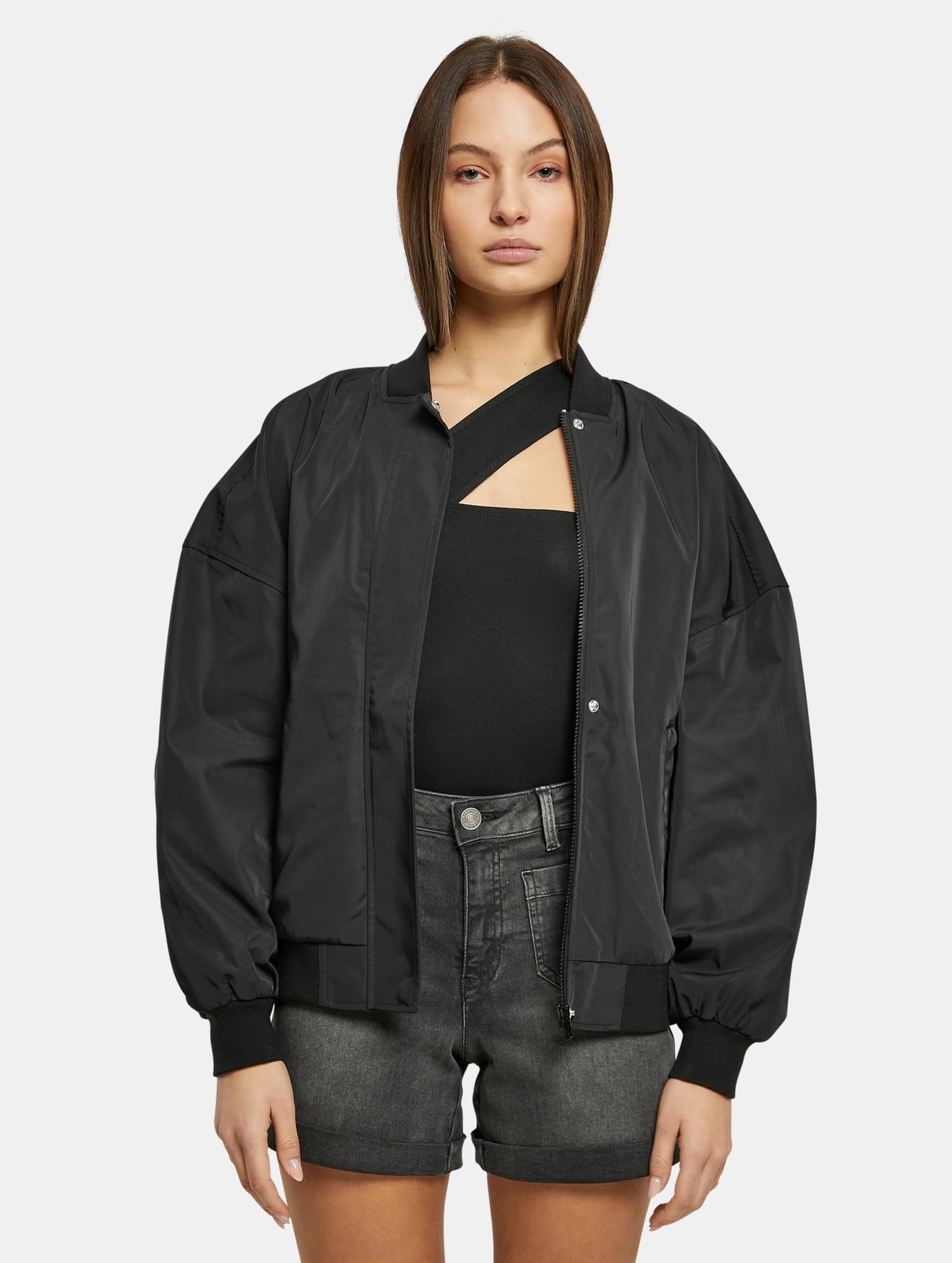 Urban Classics Ladies Essentials Oversized Light Bomber Jacket – Bild 3