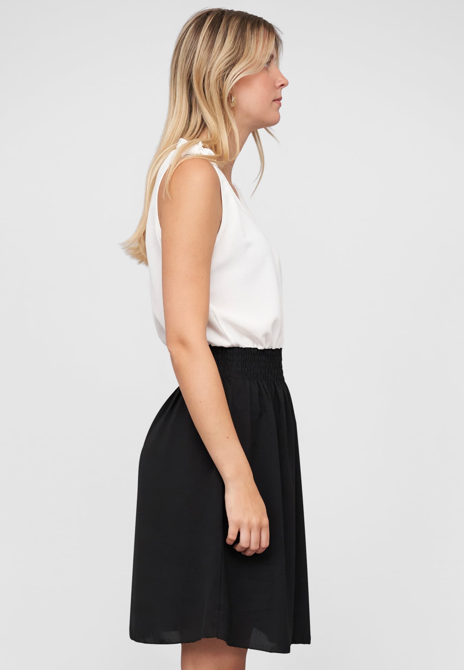 Cloud5ive Dress with buttons and knot details – Bild 4