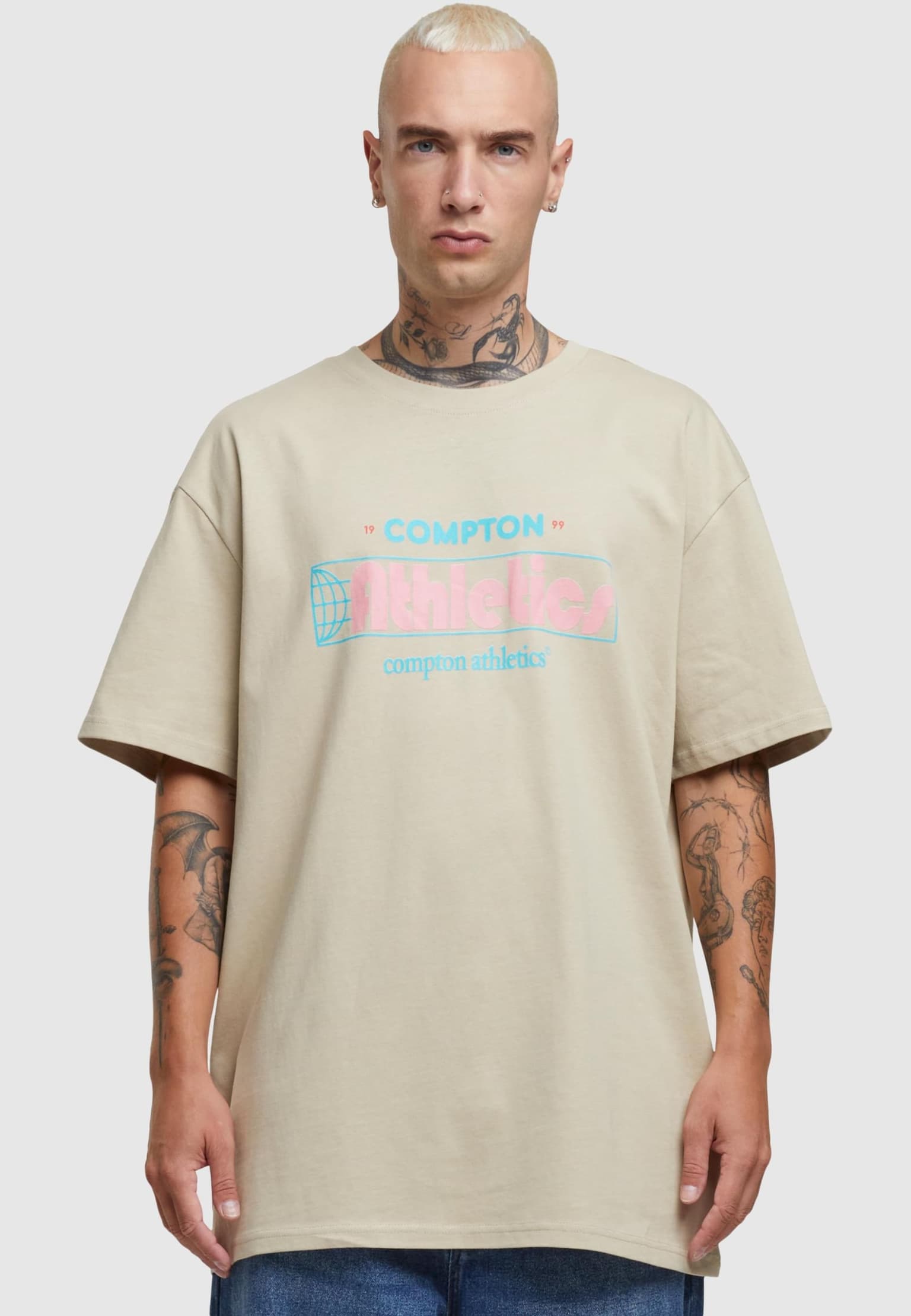 Mister Tee Upscale Compton Athletic Club Oversize – Bild 3