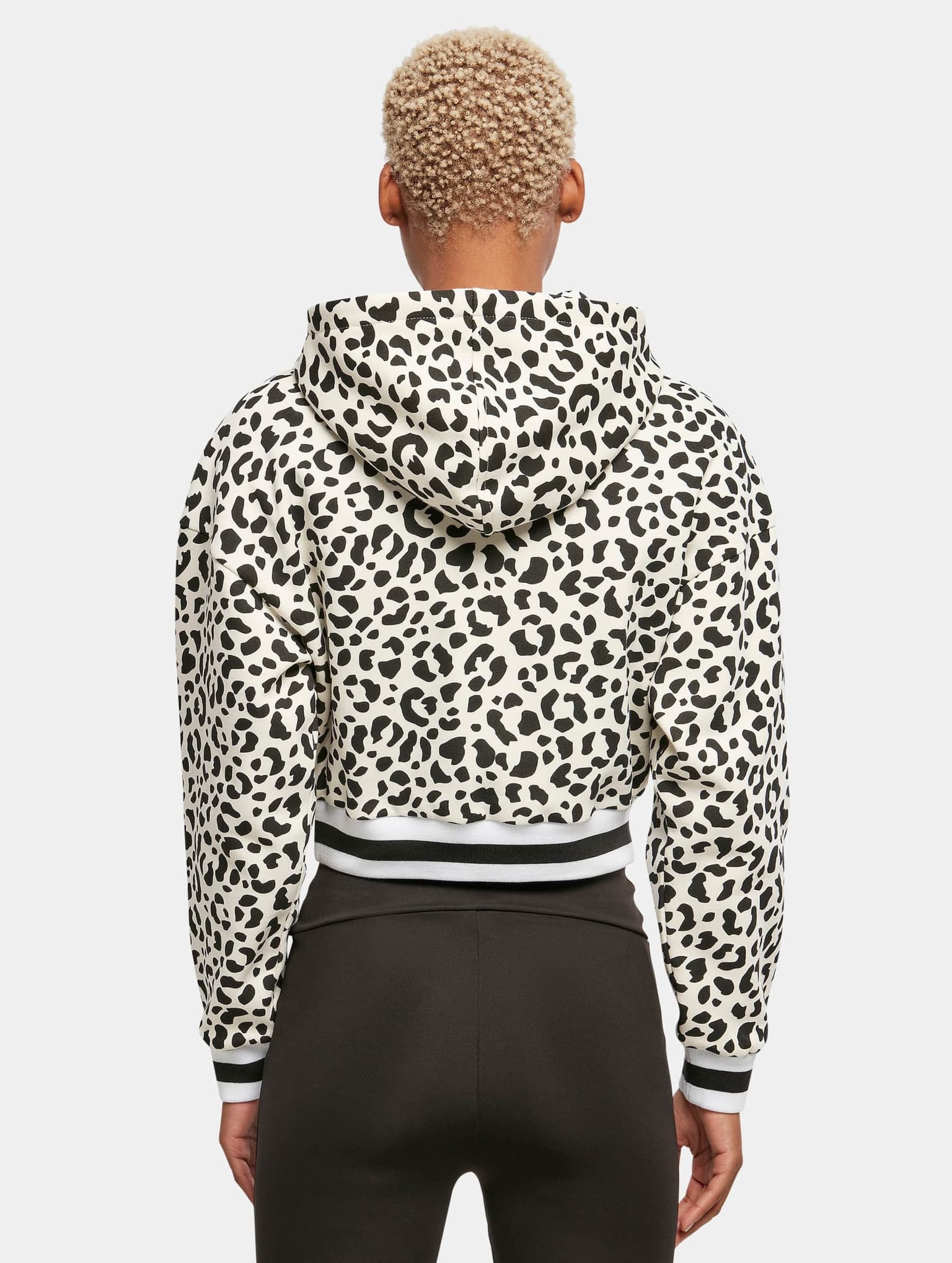 Urban Classics Ladies Short AOP College Hoody – Bild 2