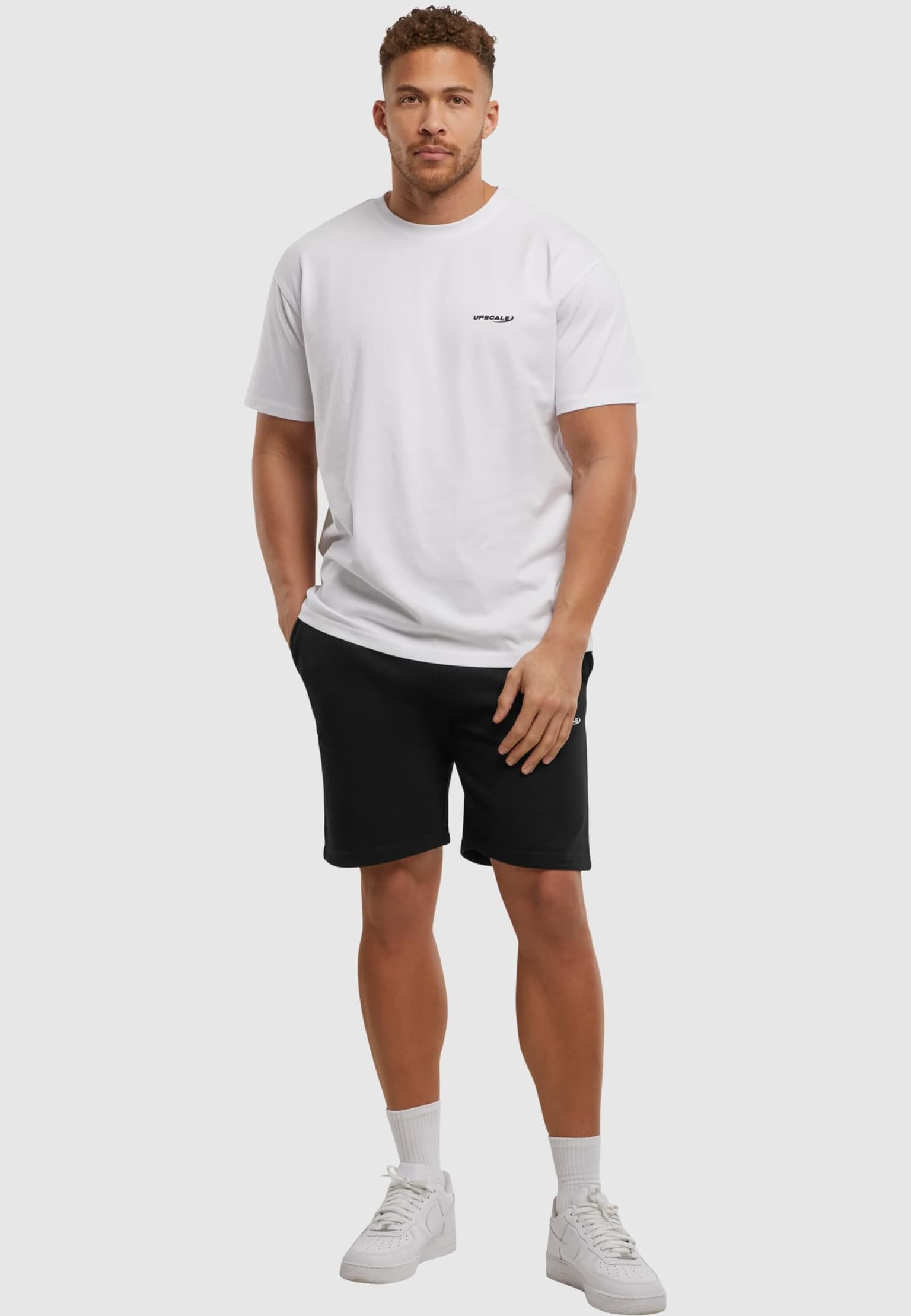 Mister Tee Upscale Core EMB Oversize – Bild 4