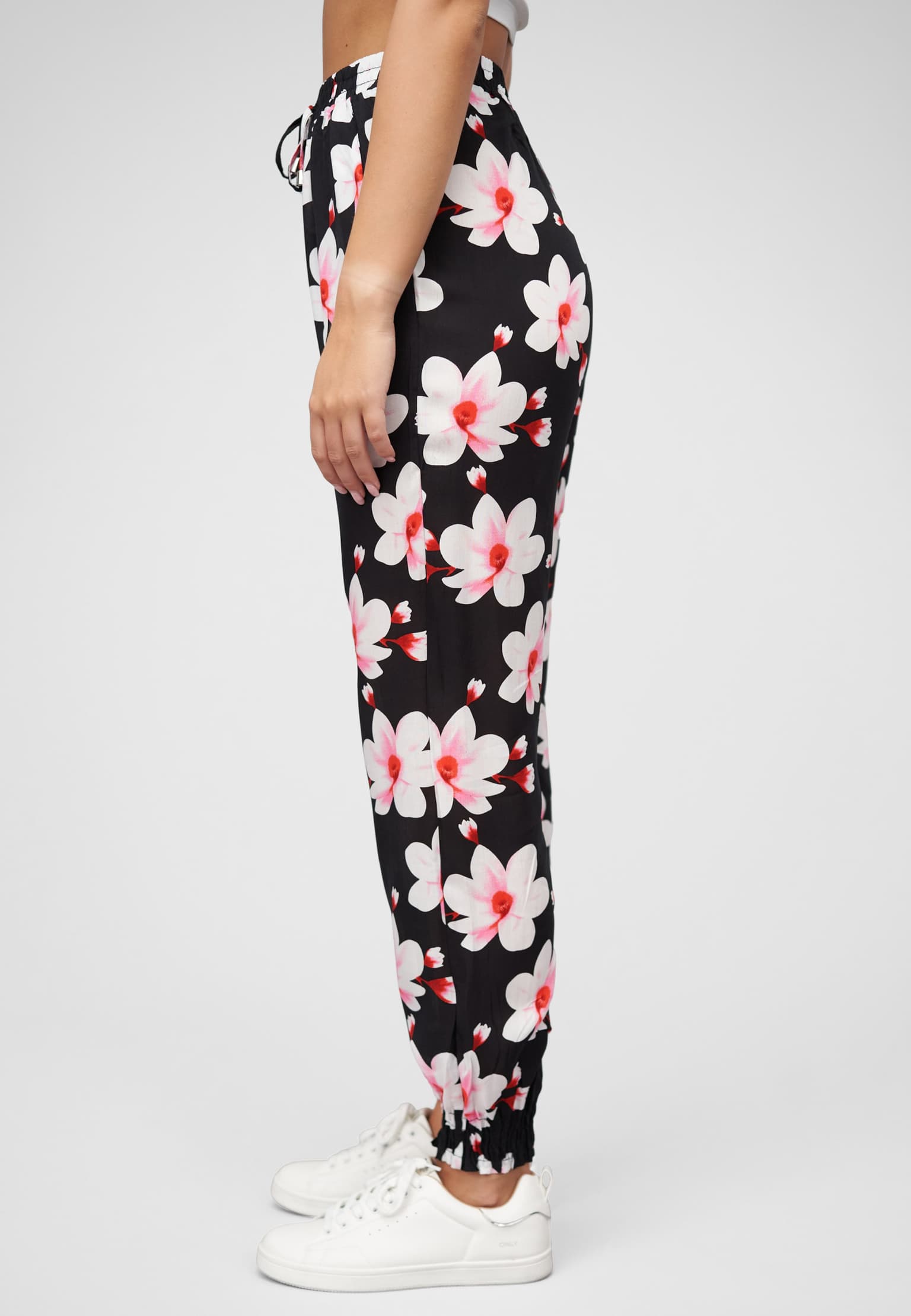 Cloud5ive Viskose Hose mit Bündchen 2-Pockets & Big Flowers – Bild 3