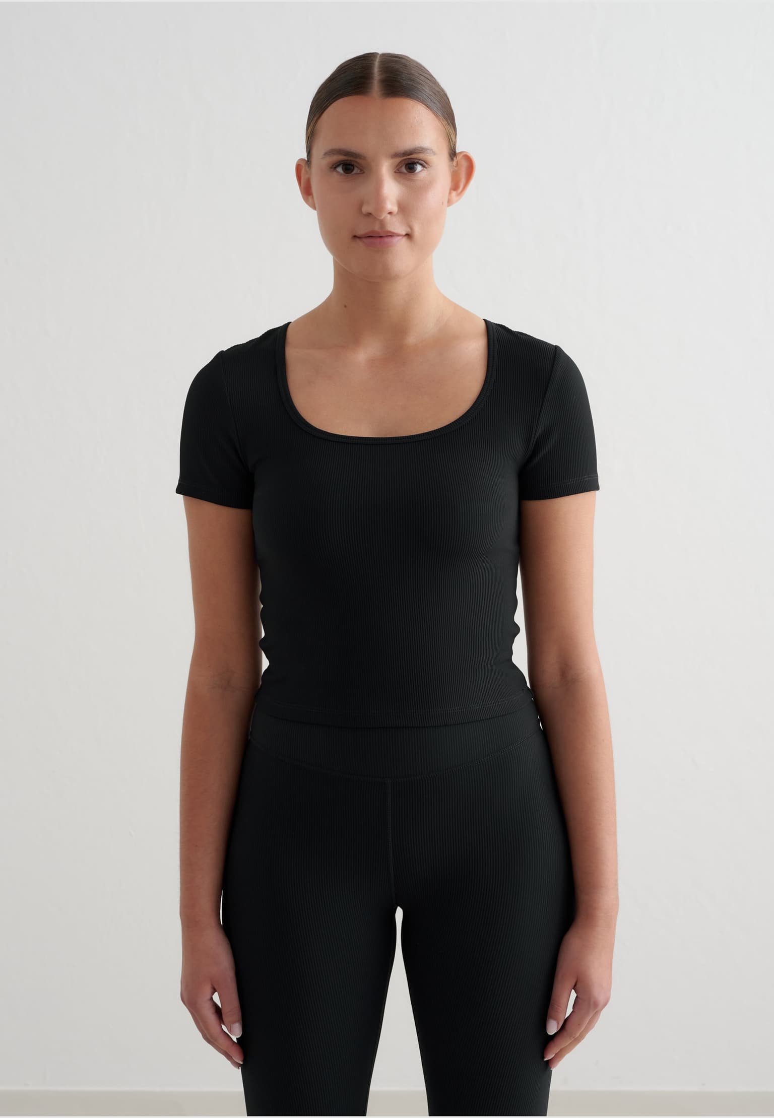 aimn Black Ribbed Performance Short Sleeve
