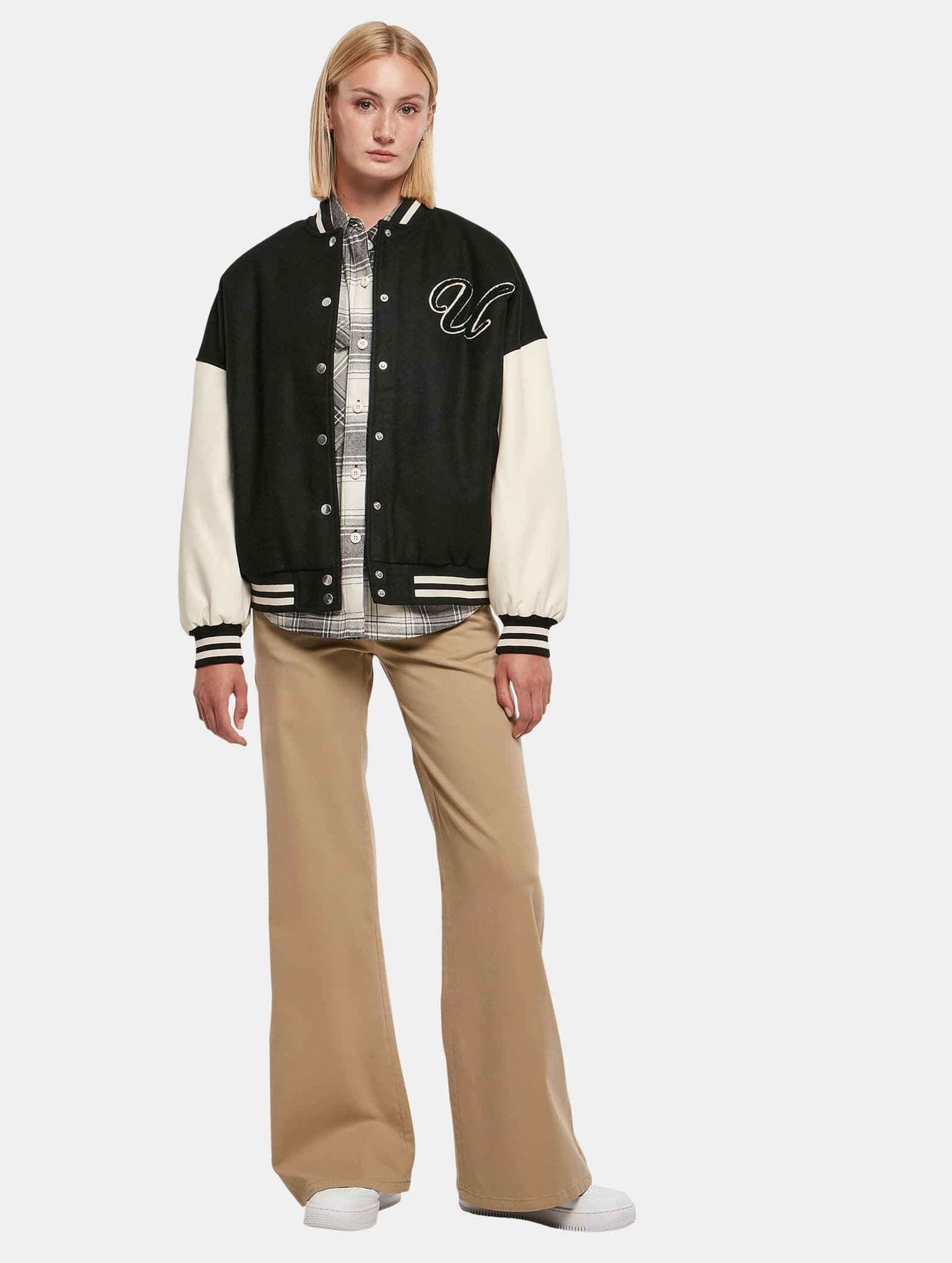 Urban Classics Ladies Oversized Big U College Jacket – Bild 4