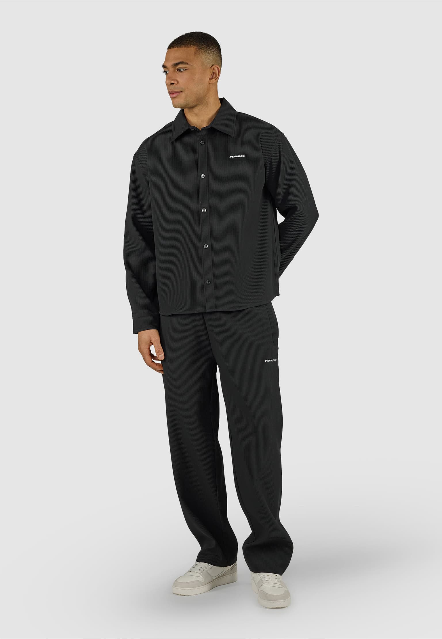 PEGADOR Troy Plissee Longsleeve Shirt – Bild 3