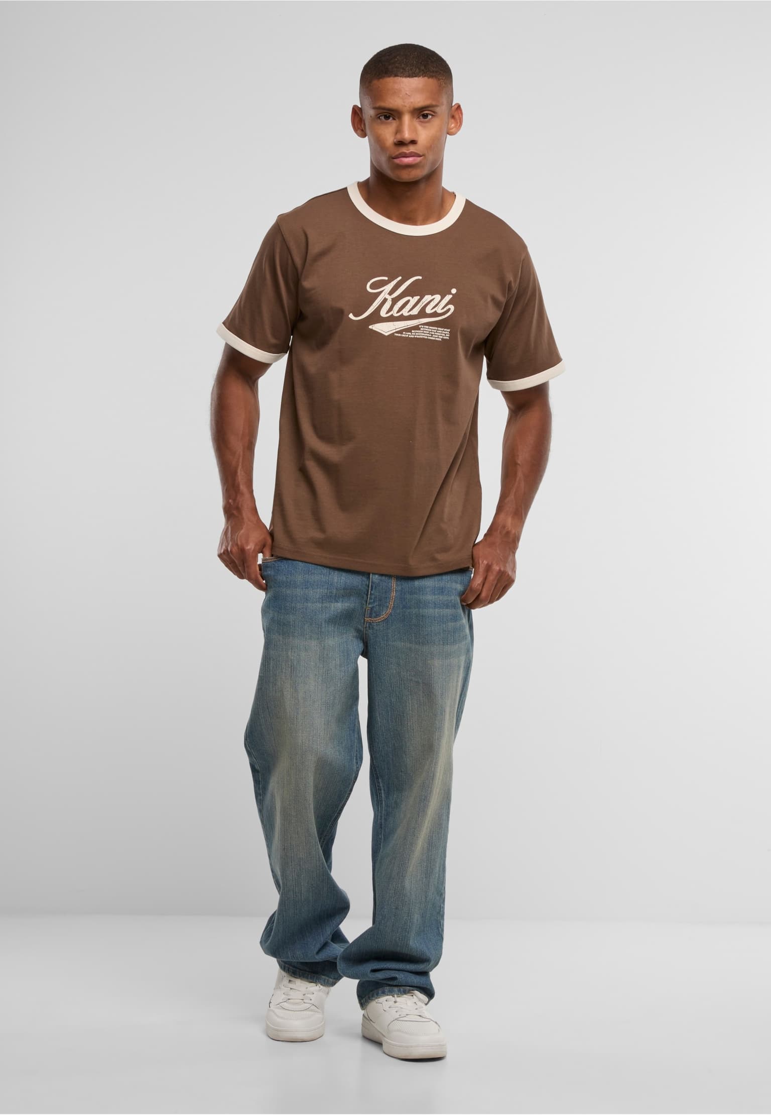 Karl Kani Cursive Varsity Regular Ringer T-Shirt – Bild 3