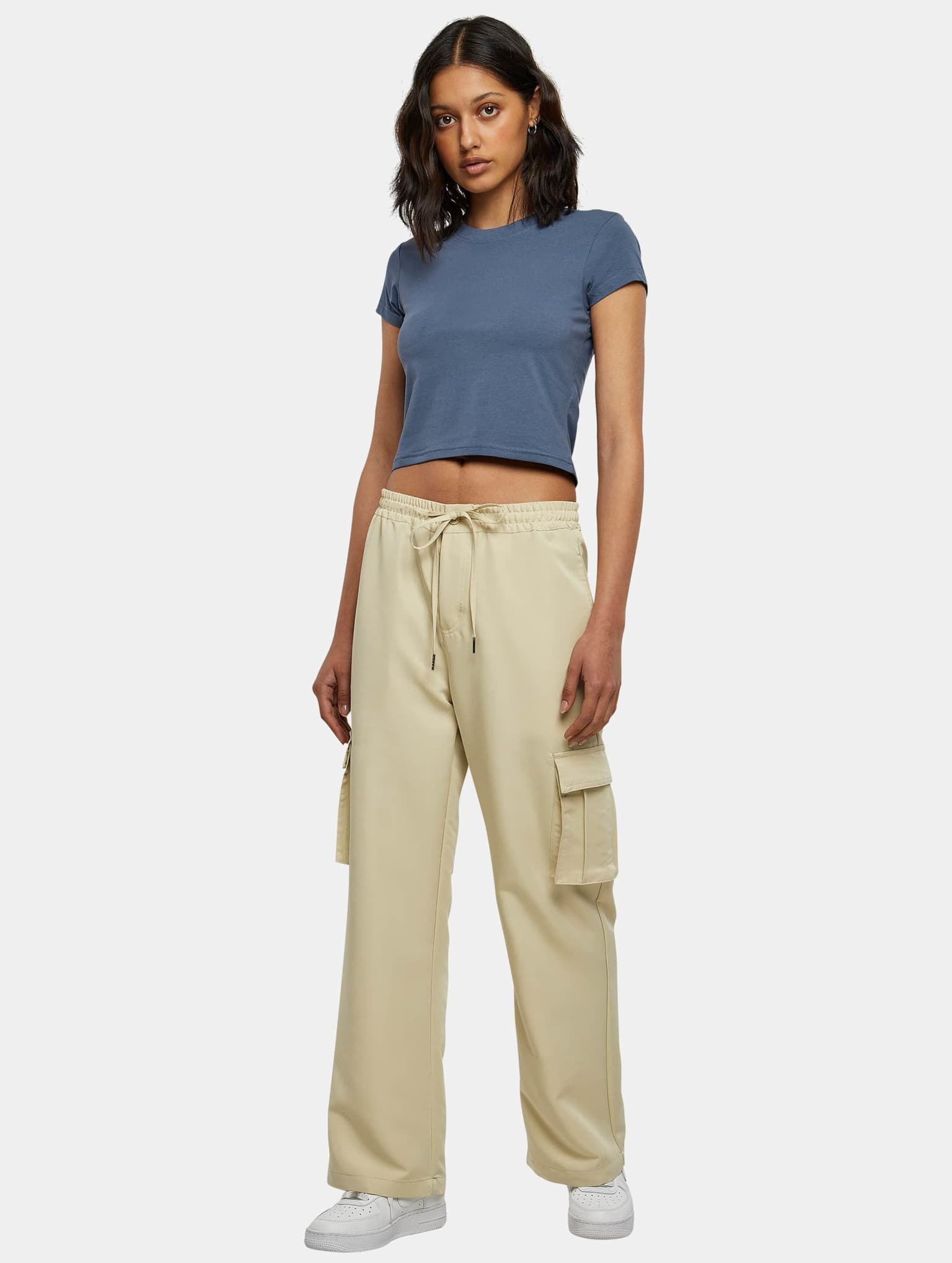 Urban Classics Ladies Vicose Straight Leg Cargo Pants – Bild 3