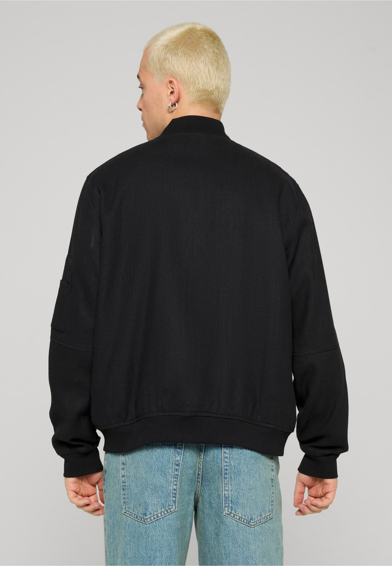 UNFAIR ATHLETICS Curved Linen Bomber – Bild 2