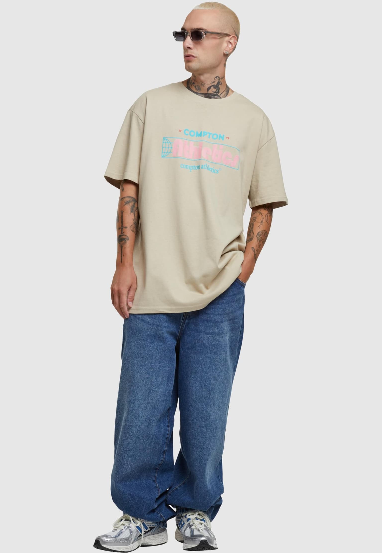 Mister Tee Upscale Compton Athletic Club Oversize – Bild 4