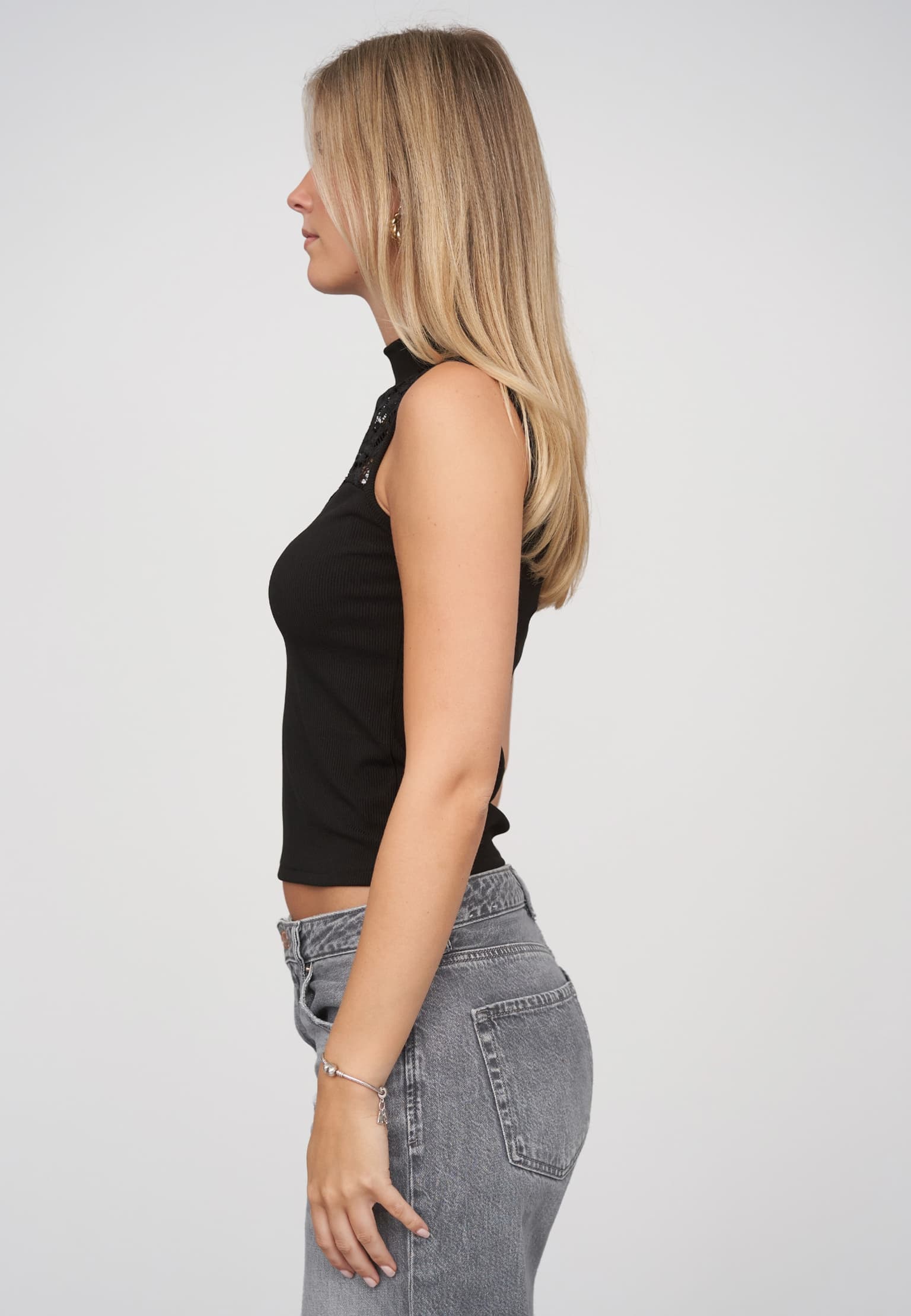 Cloud5ive Lace Choker Top – Bild 3