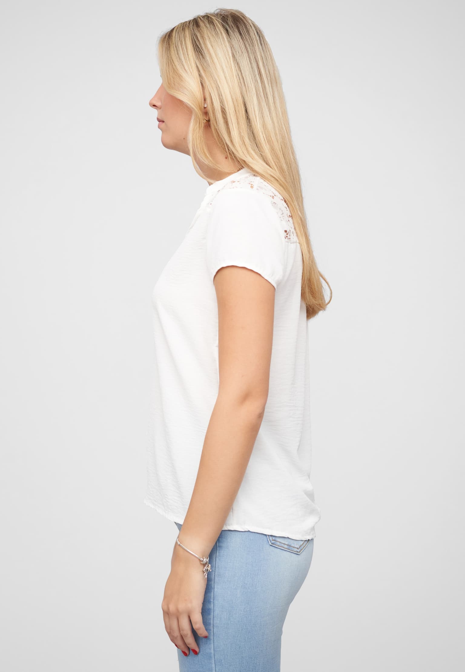 Cloud5ive Musselin Shirt V-Neck mit Deko Knopfleiste und Spitze – Bild 3