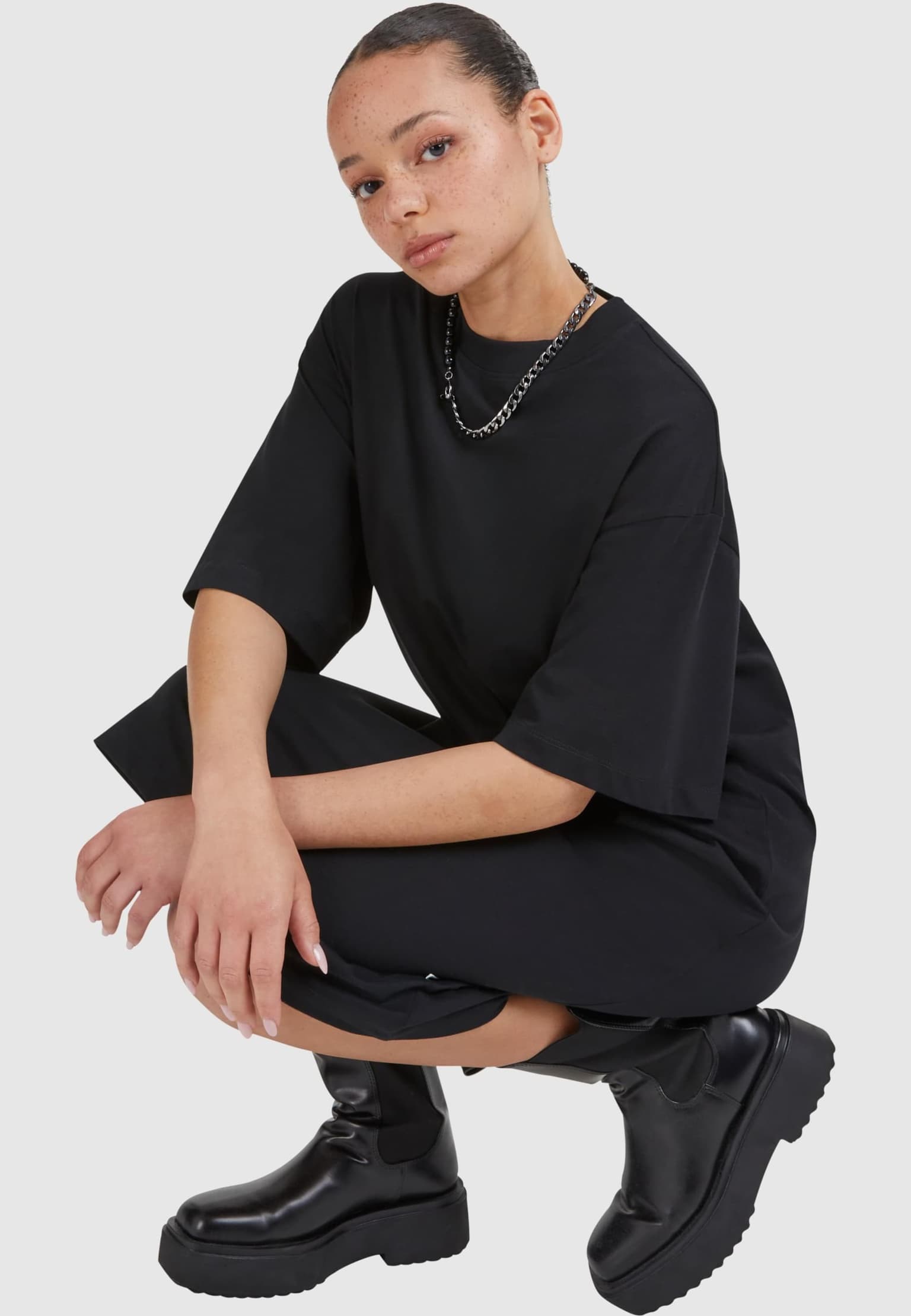 Urban Classics Ladies Essentials Long Oversized Tee Dress – Bild 4