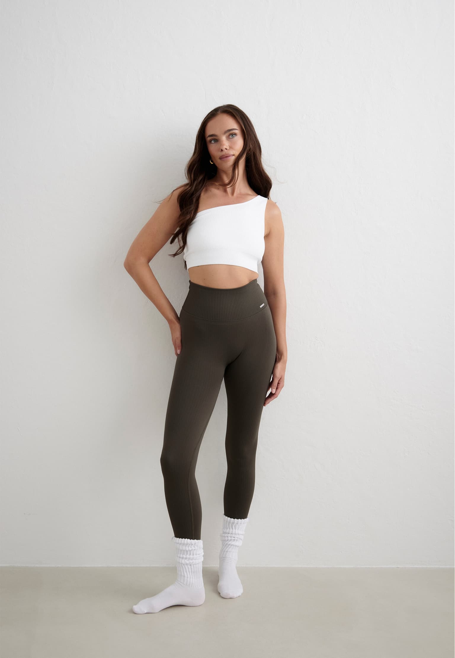 aimn Ribbed Seamless One Shoulder Bra – Bild 4