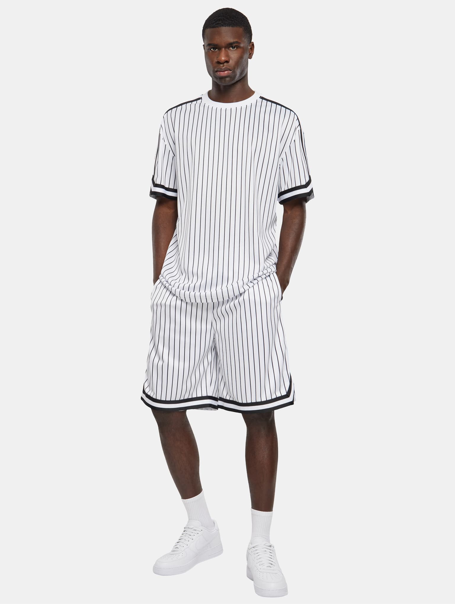 Urban Classics Oversized Striped Mesh T-Shirt – Bild 3