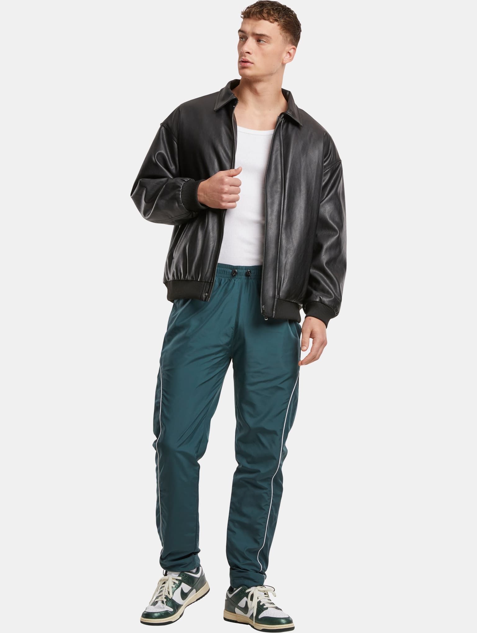 Urban Classics Piped Panel Trackpants – Bild 4