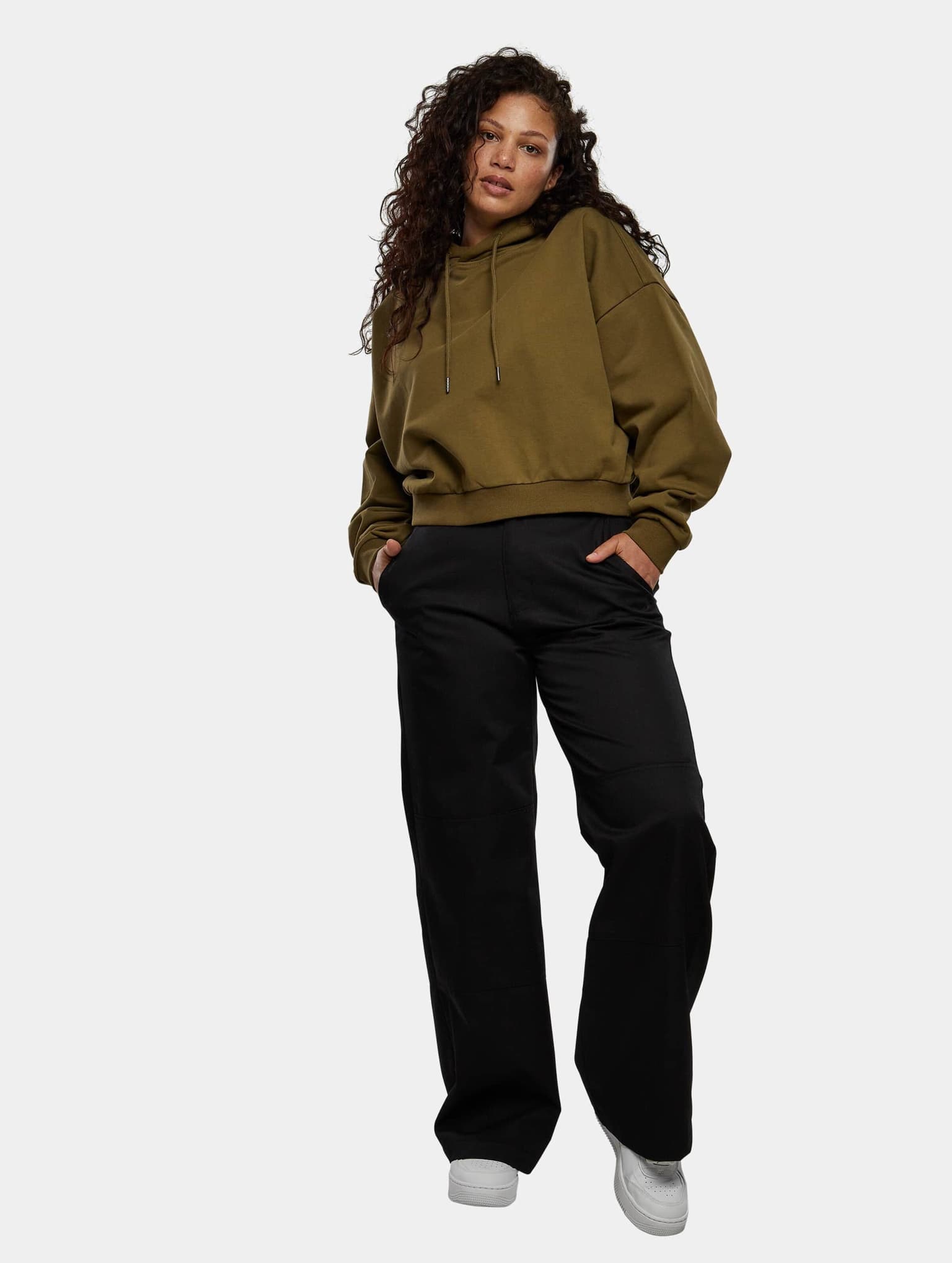 Urban Classics Ladies Cropped Heavy Hoody – Bild 4