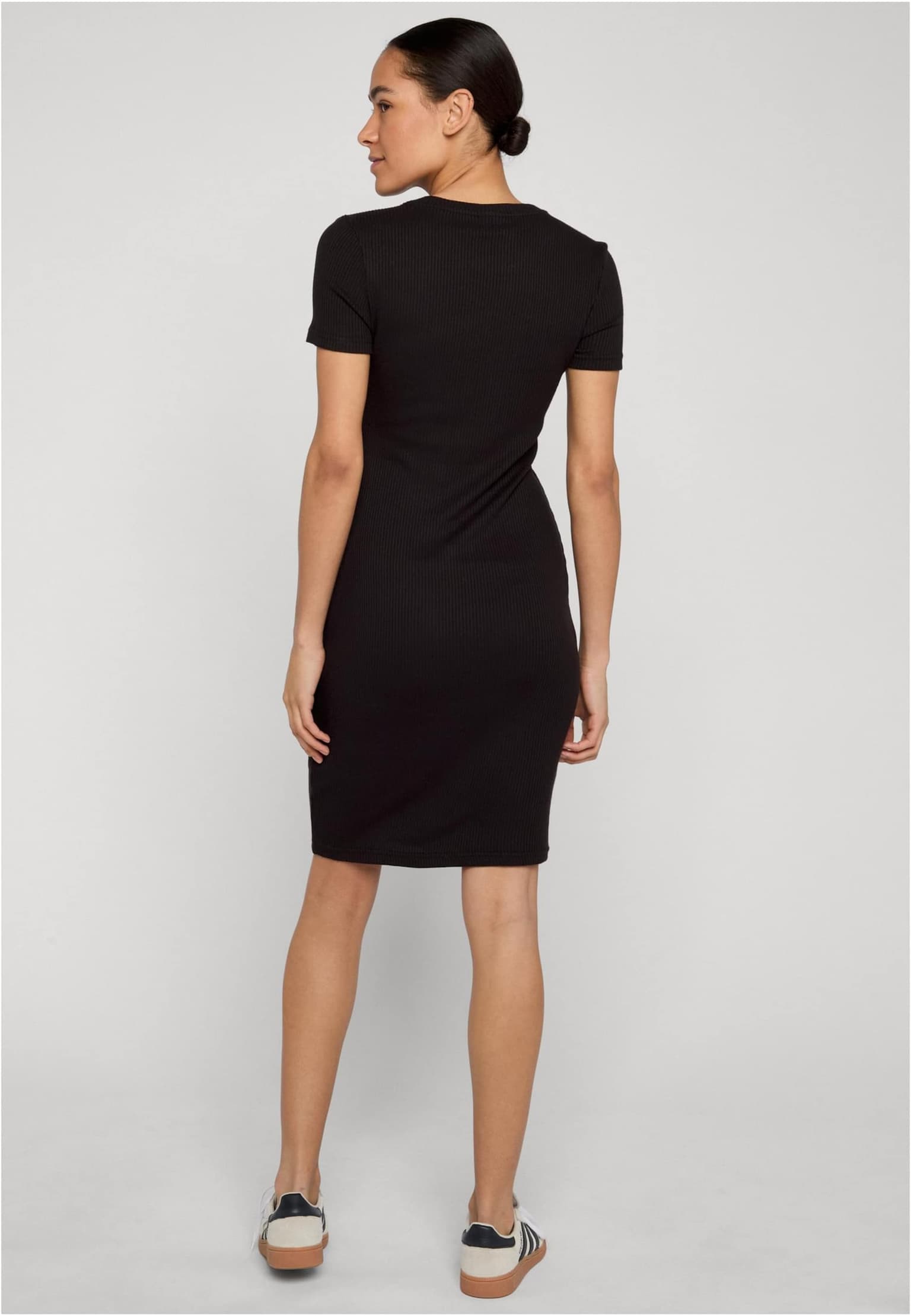 Urban Classics Ladies Basic Slim Fit T-Shirt Dress – Bild 2