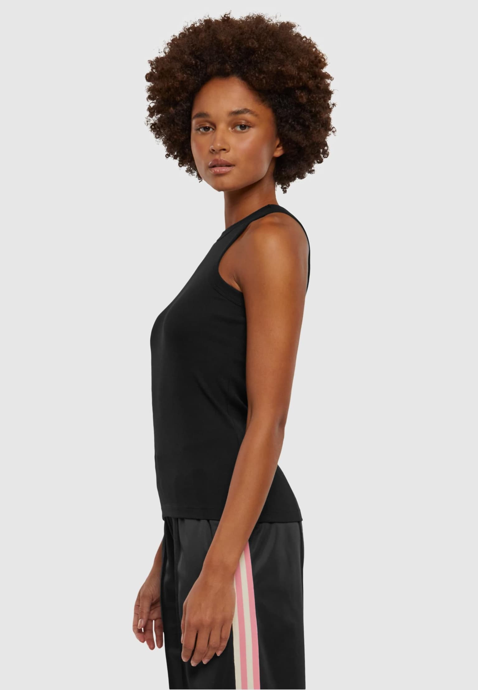 Urban Classics Ladies Racer Back Rib Top – Bild 3
