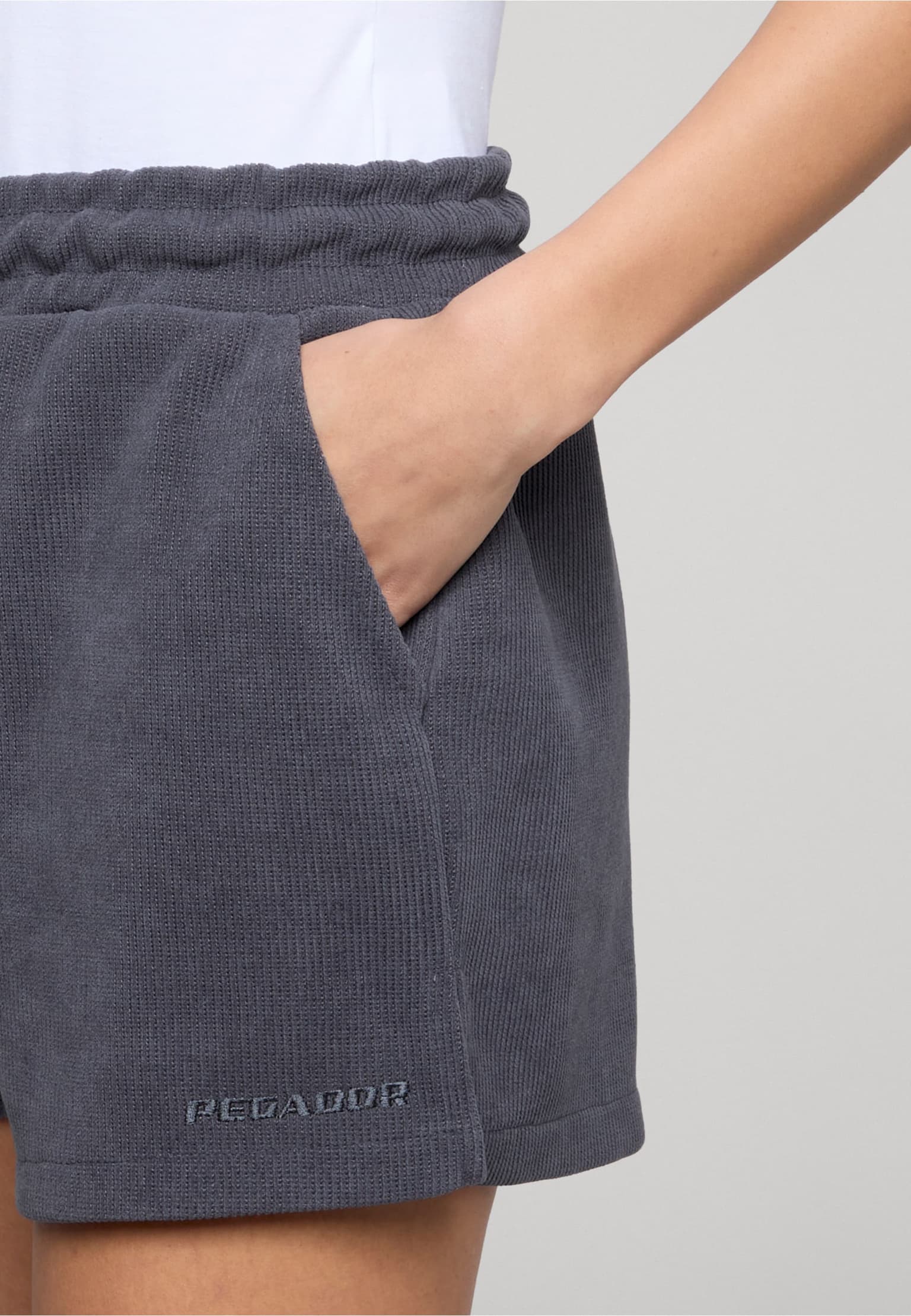 PEGADOR Noli Rib Short – Bild 4