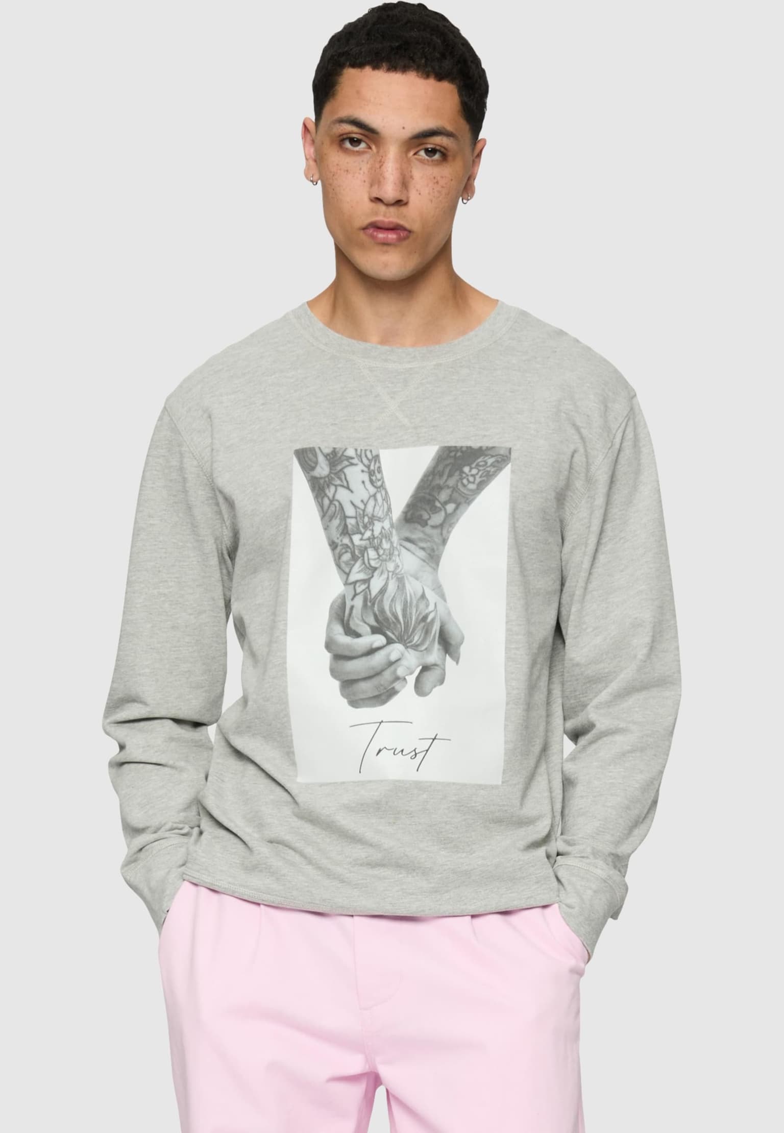 Mister Tee Trust 2.0 Crewneck