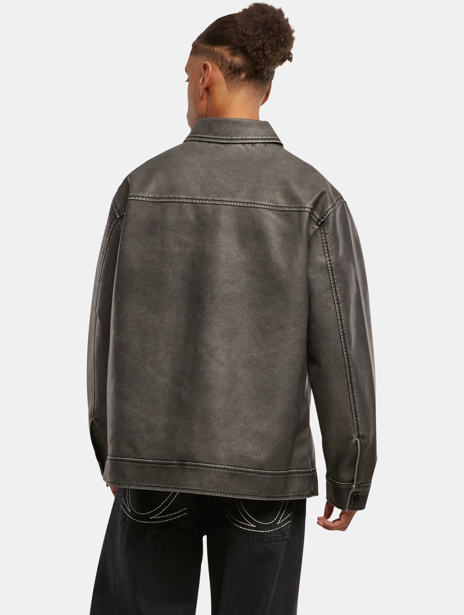 Urban Classics Synthetic Vintage Leather Shirt Jacket – Bild 2