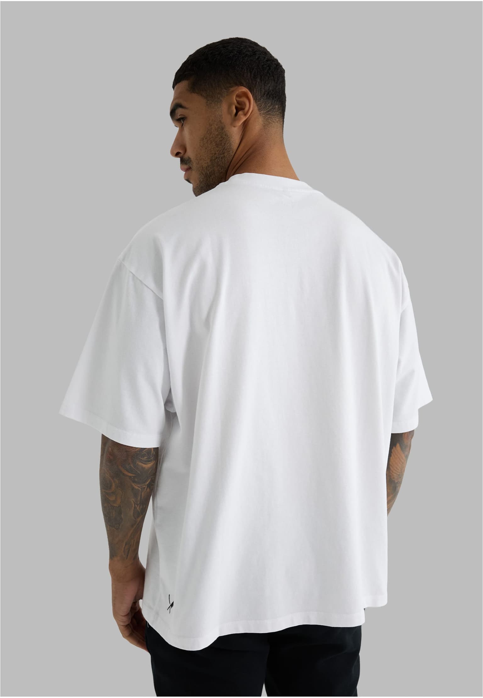 Distorted People Classic Boxy T-Shirt – Bild 2