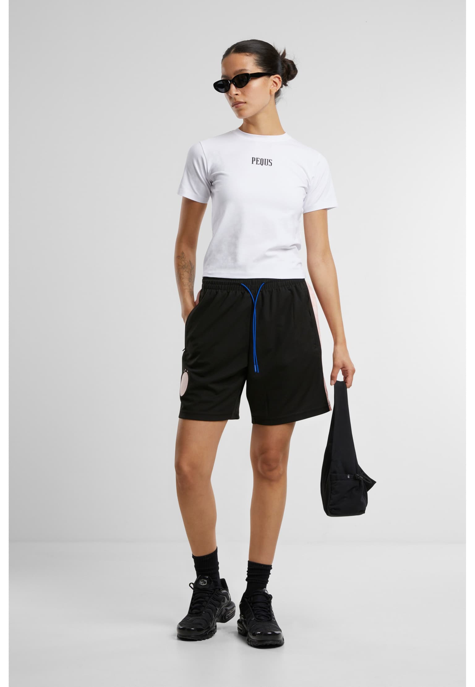 PEQUS A Paradise Beach Club Graphic Top – Bild 3