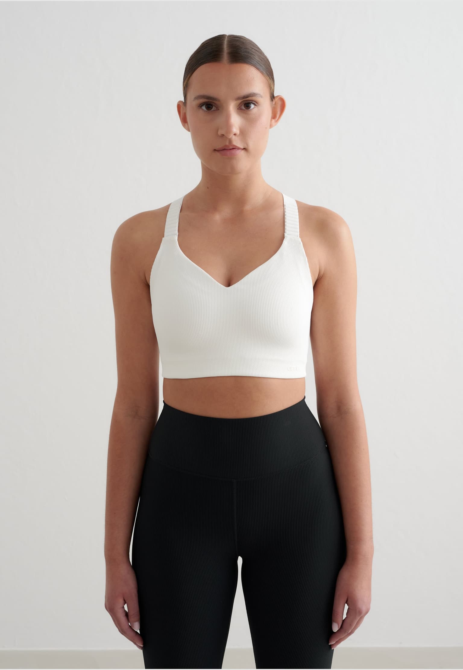 aimn White Ribbed Performance Support Bra