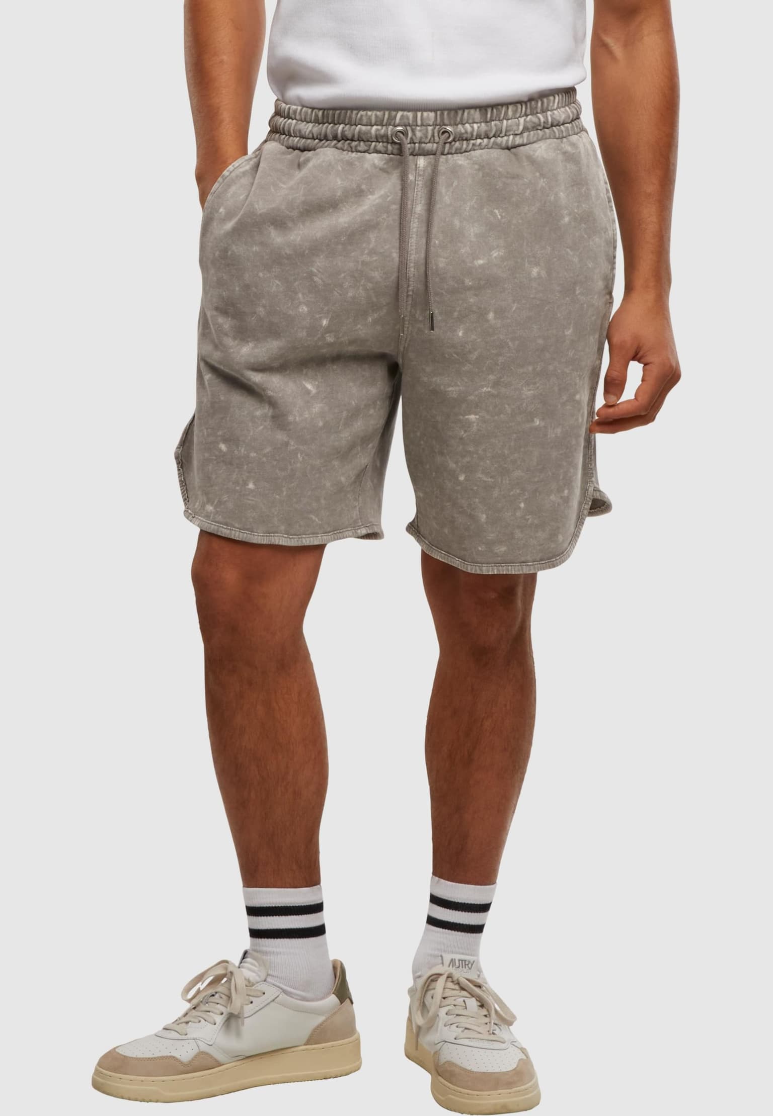 Urban Classics Washed Piped Short