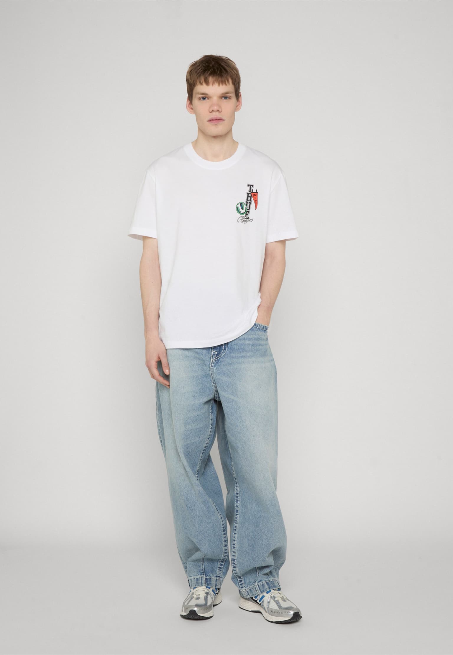 True Religion SS HS PENNANTS TEE – Bild 3