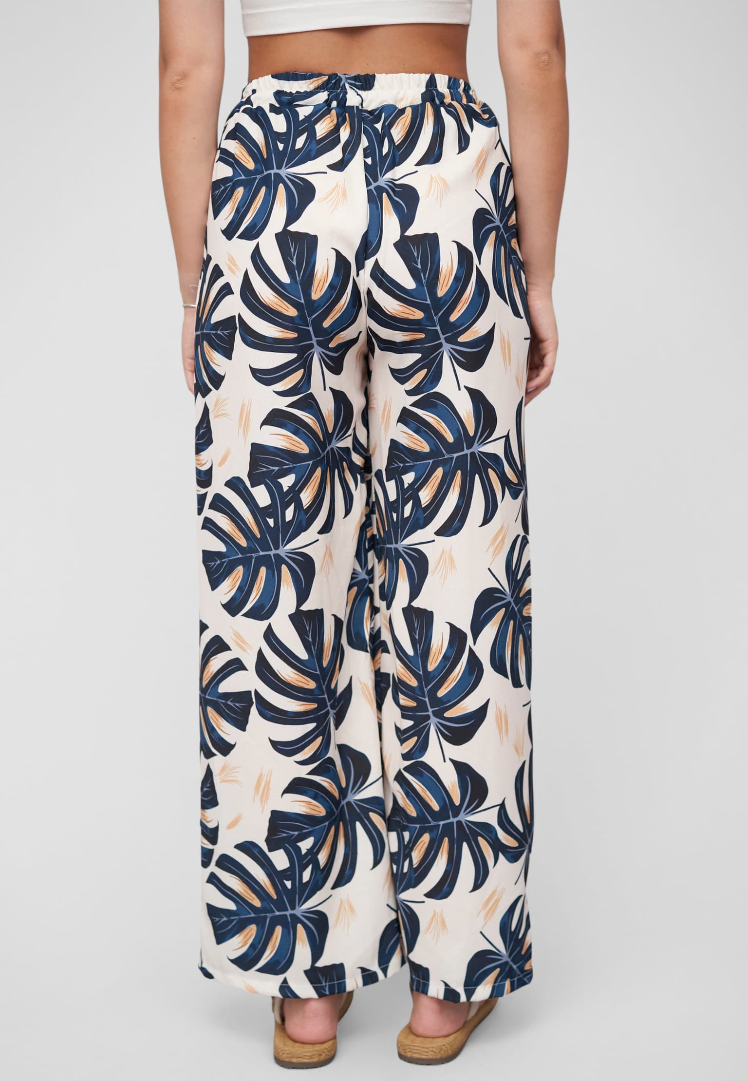 Cloud5ive Summer Pants with palm print and tie belt – Bild 2