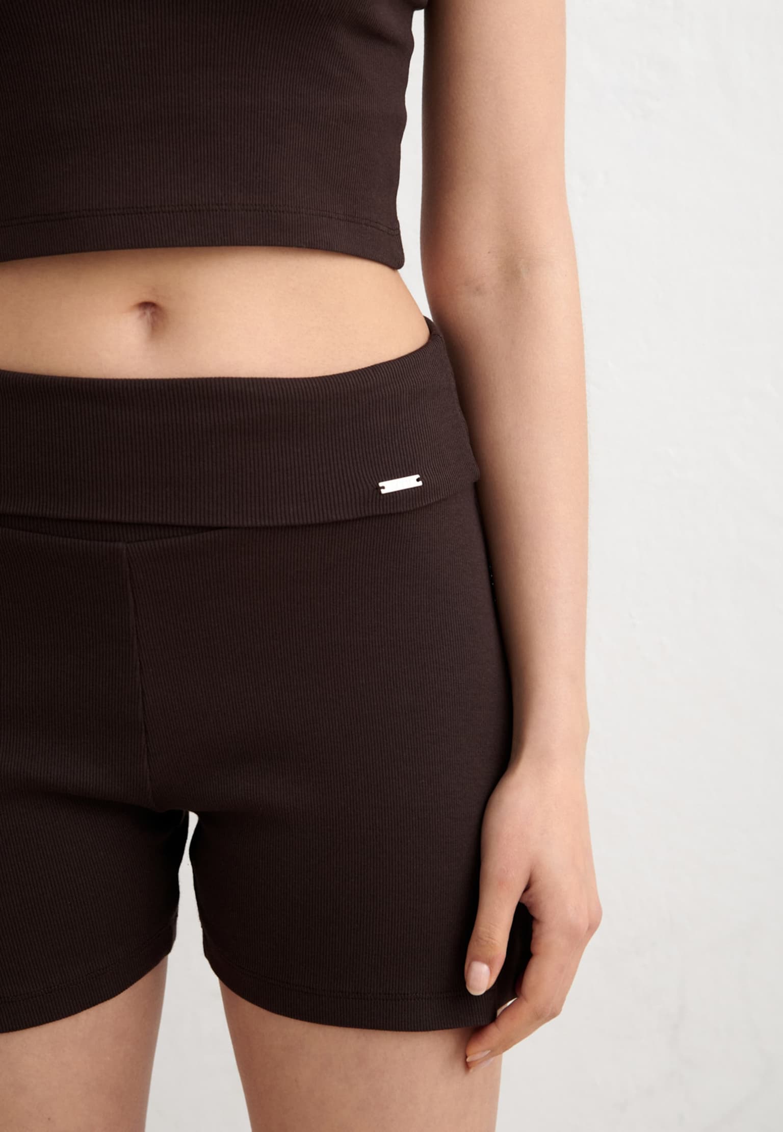 aimn Ease Ribbed Short – Bild 4