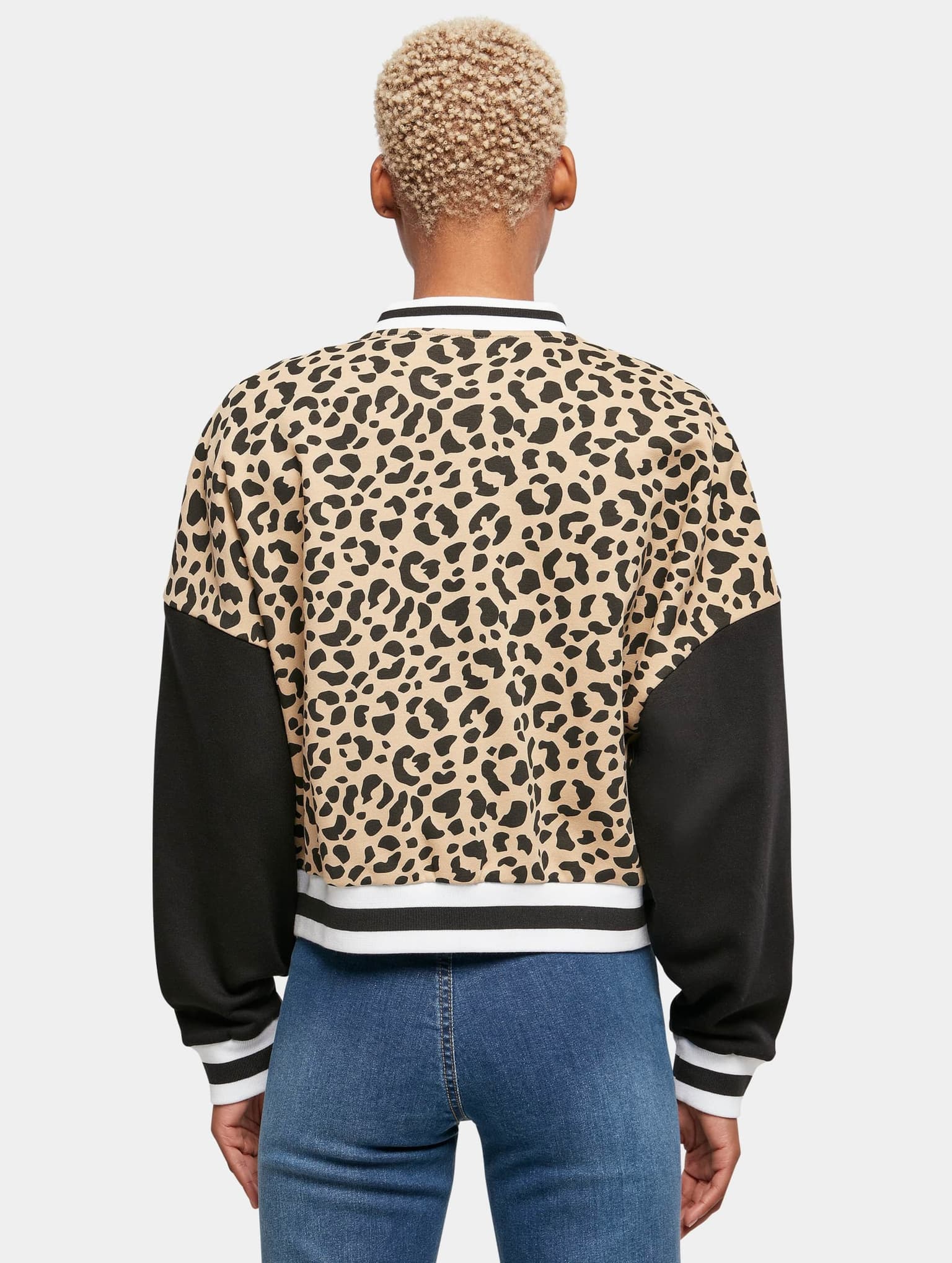 Urban Classics Ladies AOP Oversized College Sweat Jacket – Bild 2