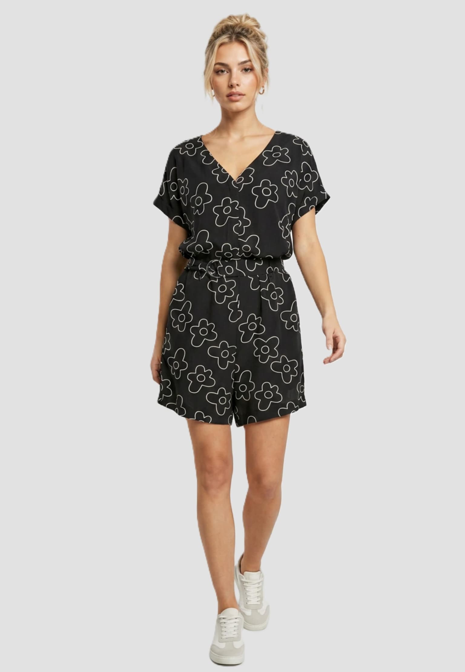 Urban Classics Ladies Short Viscose Belt Jumpsuit