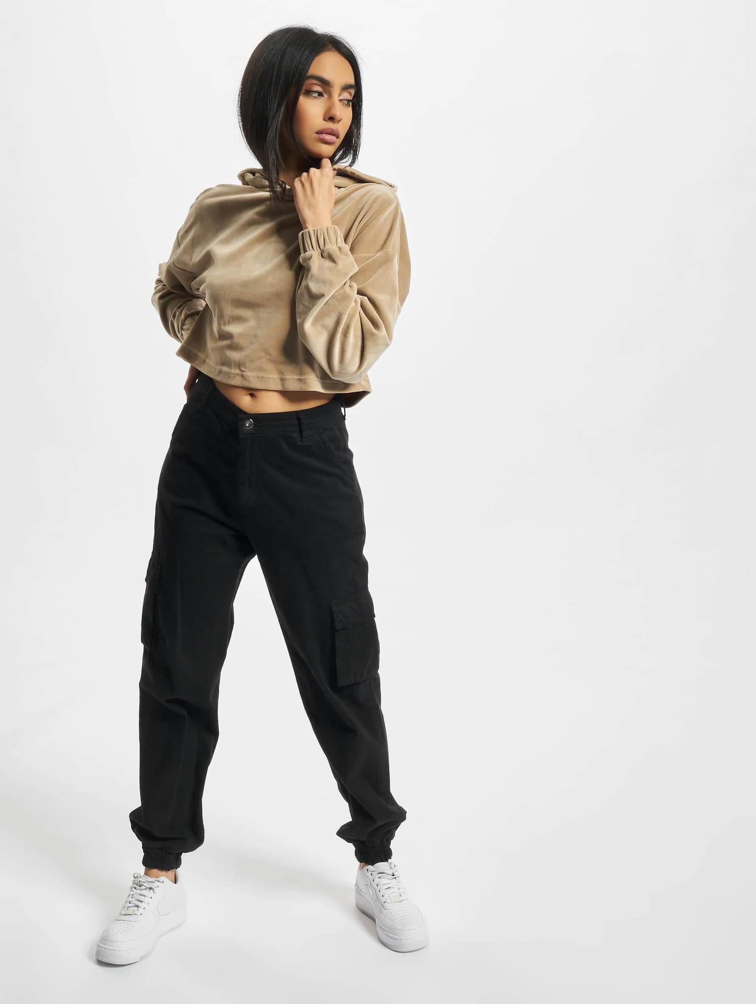Urban Classics Ladies Cropped Velvet Oversized Hoody – Bild 4