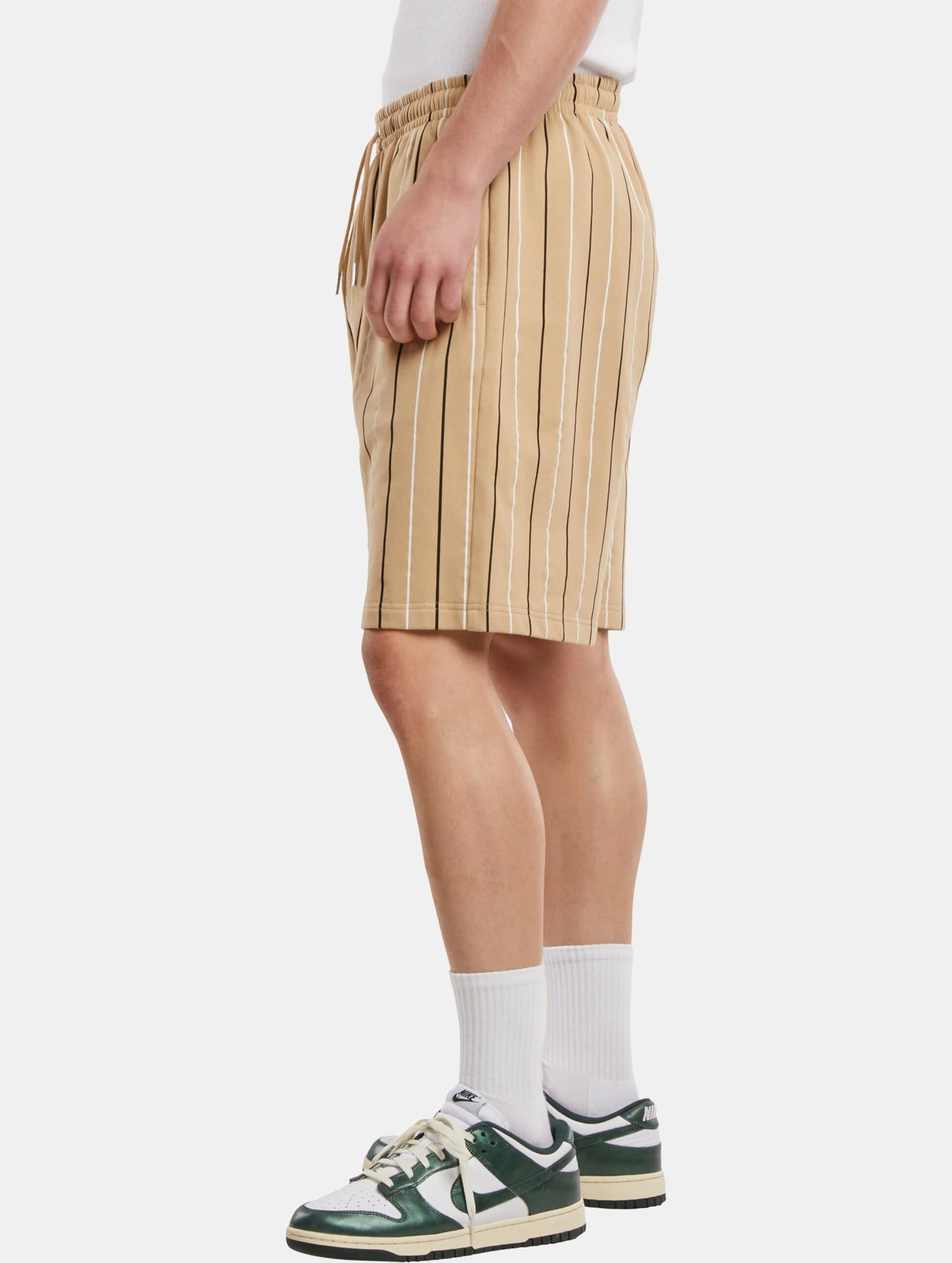 Urban Classics Printed Pinstripe Short – Bild 3