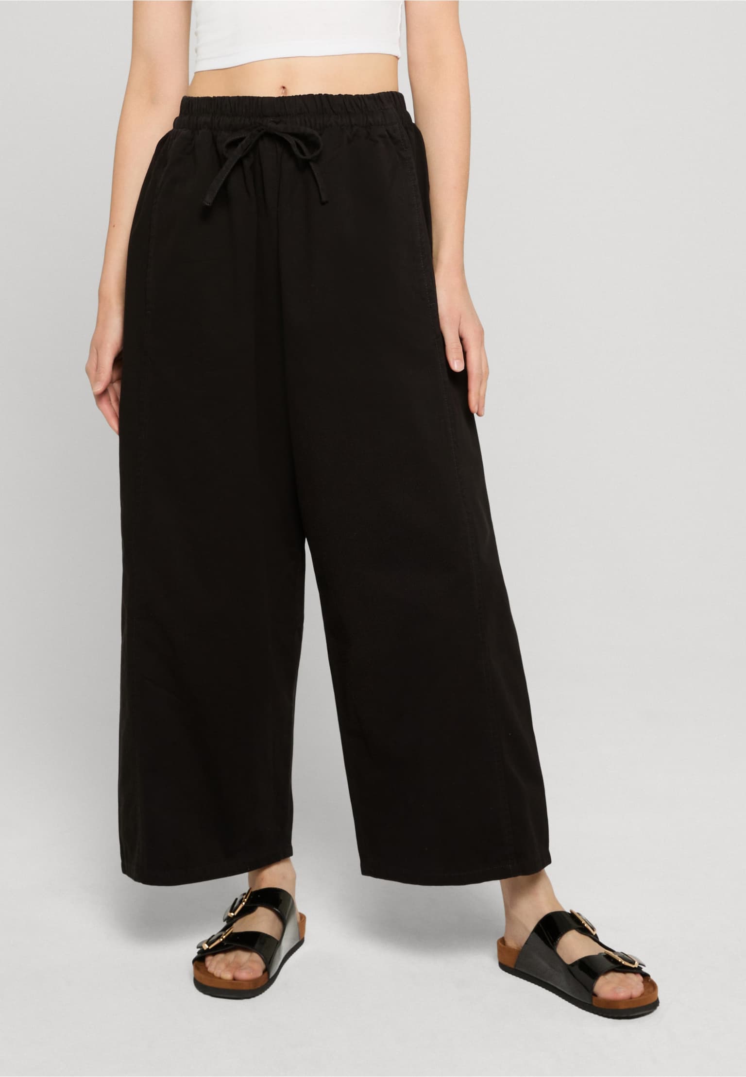 Urban Classics Ladies Barrel Cropped Cotton Pants