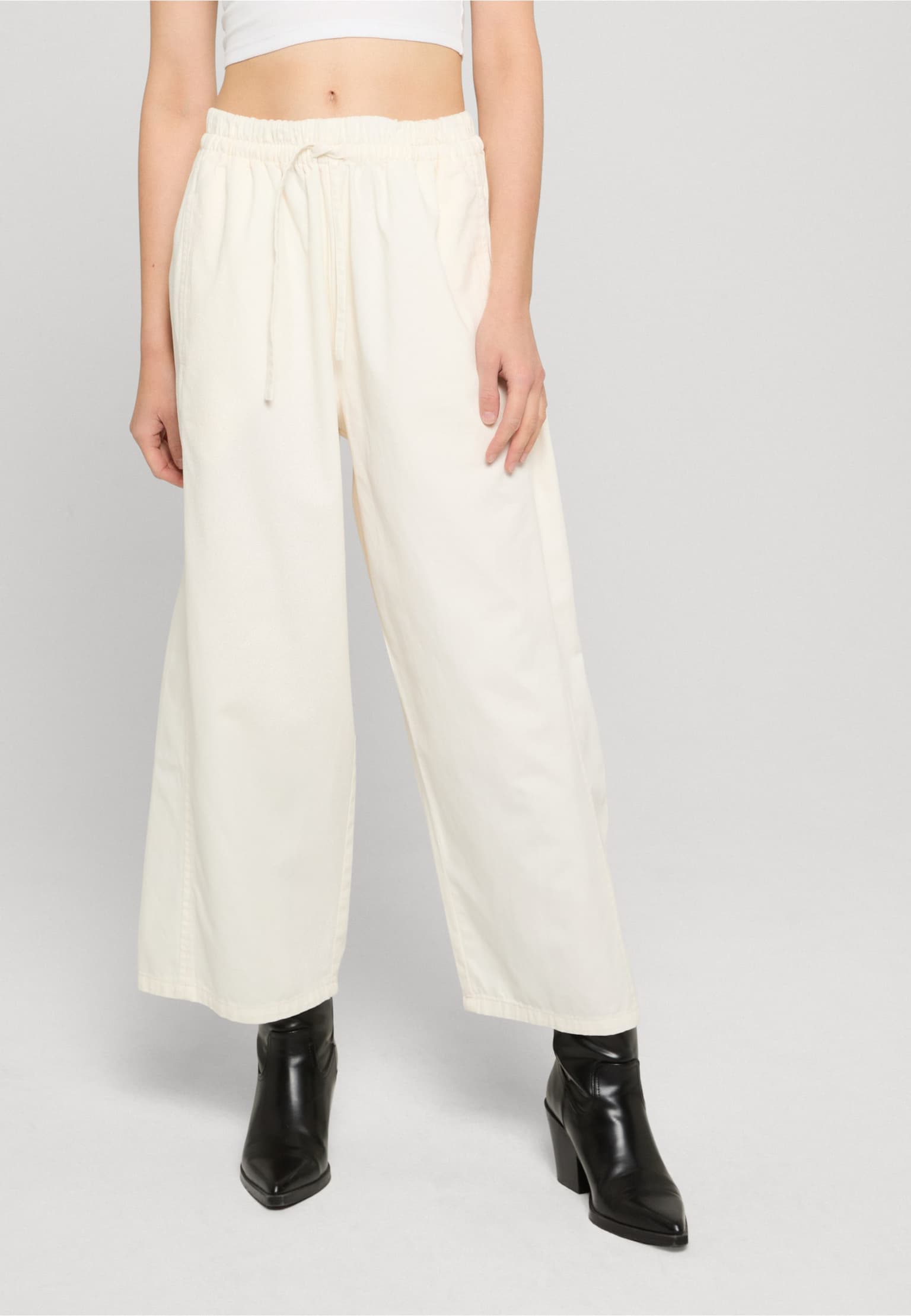 Urban Classics Ladies Barrel Cropped Cotton Pants
