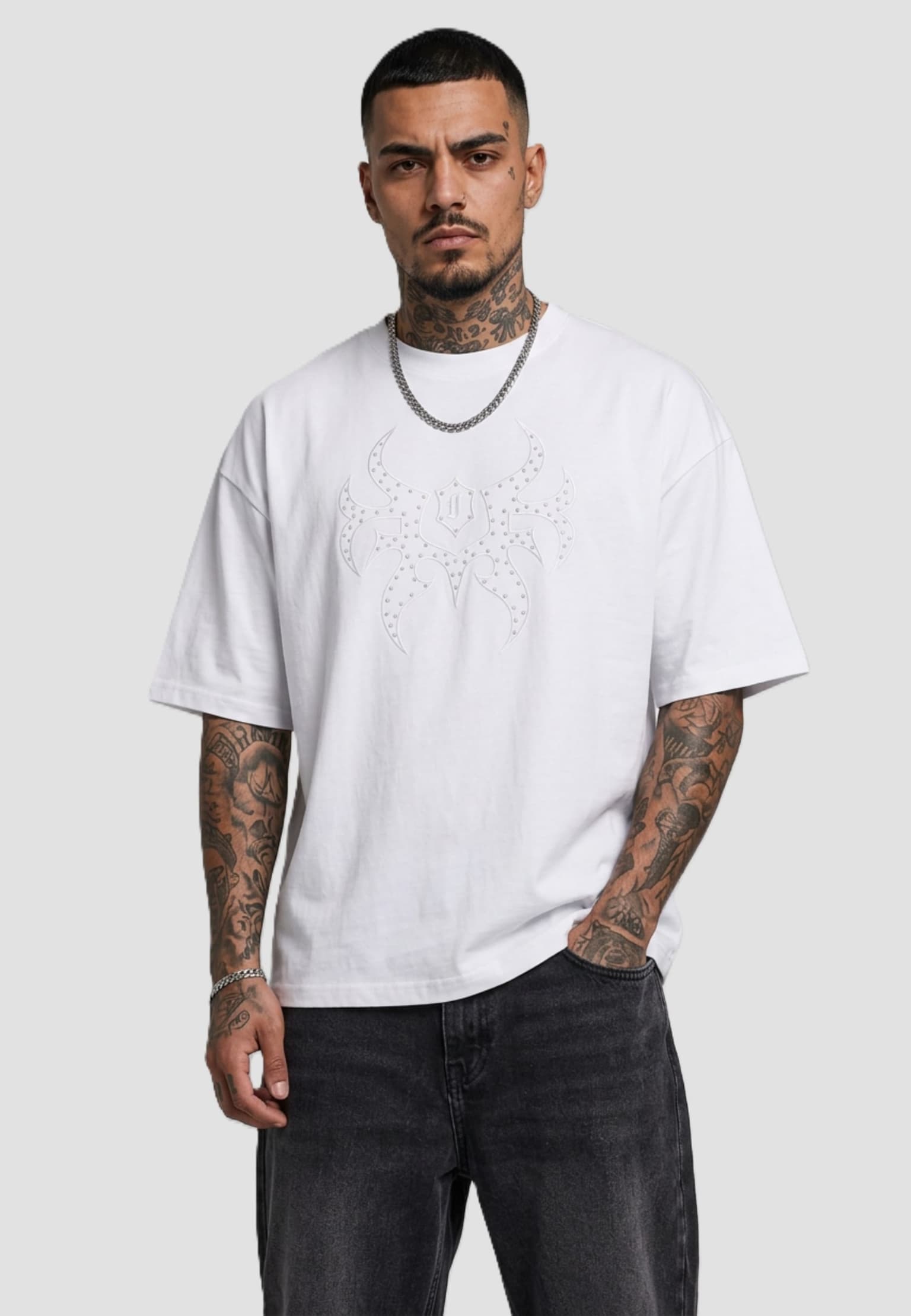 Favela Tribal Embroidery Rivet T-Shirt