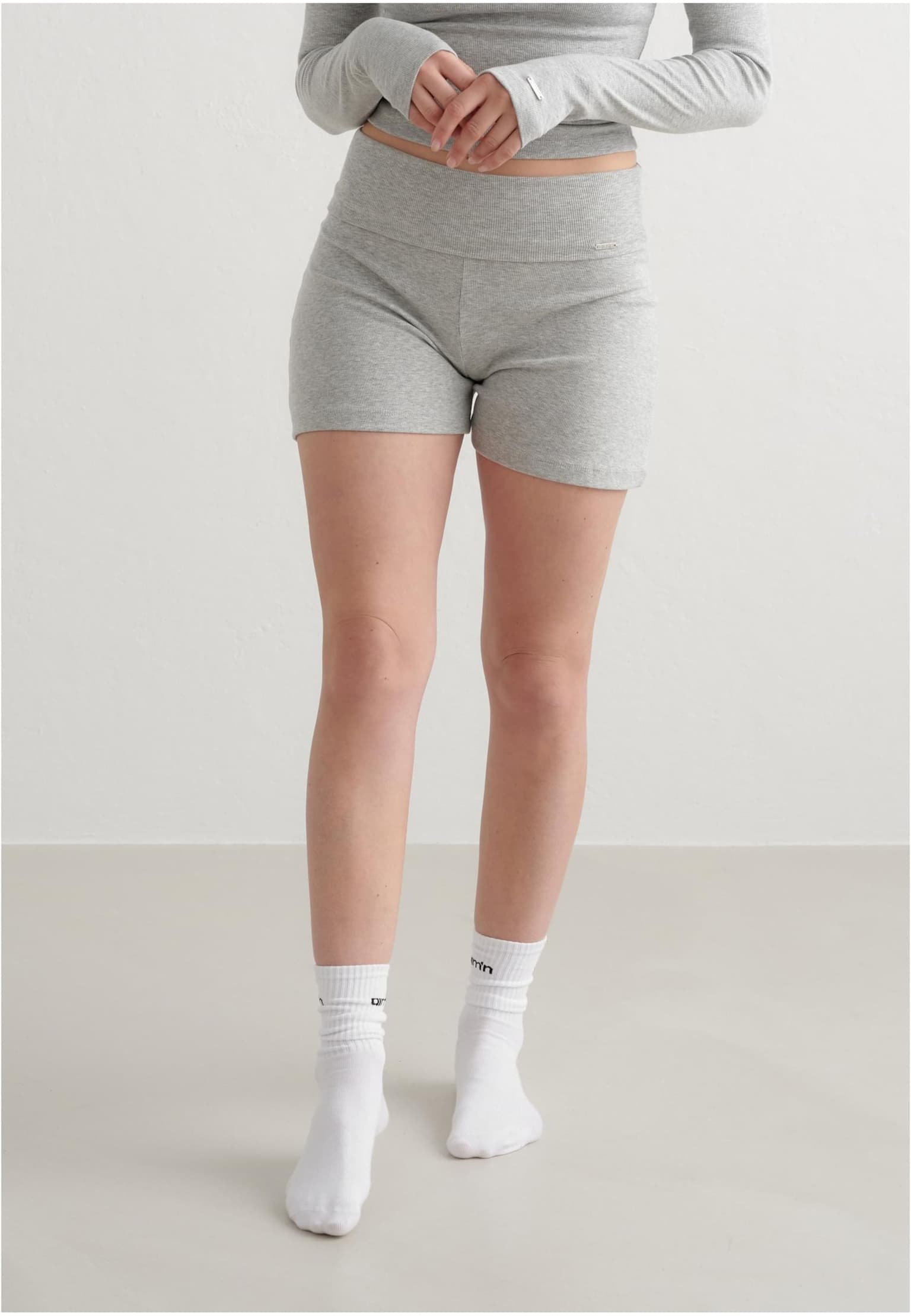aimn Ease Ribbed Short